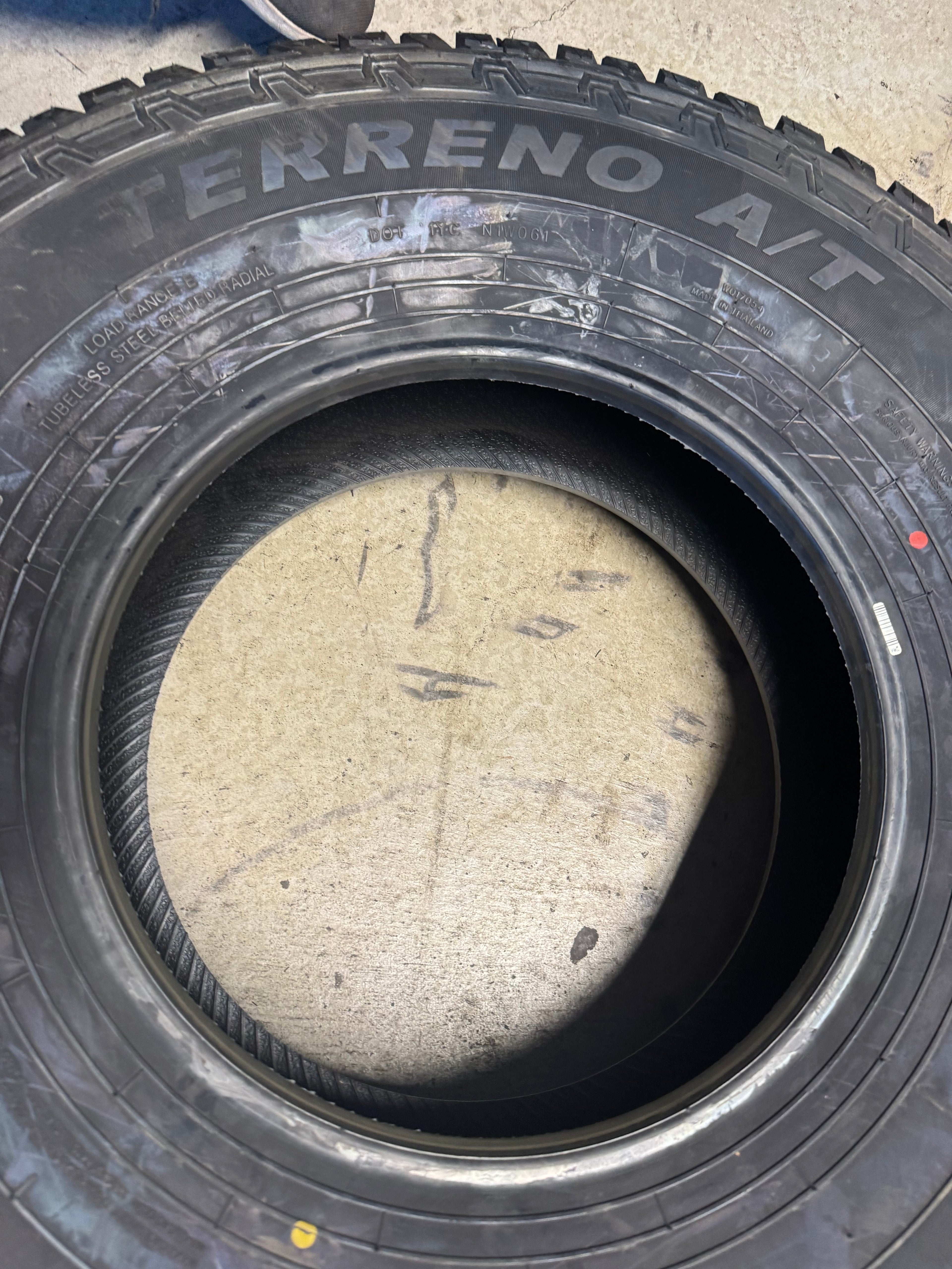 2 NOS FINALIST TERRENO A/T BSW LT 285 75 16 126/123R 10PLY ALL TERRAIN TIRE LLLT39