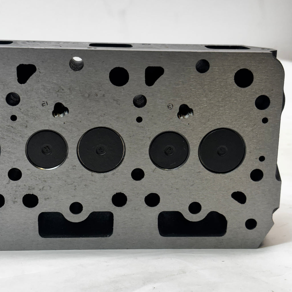 D902 COMPLETE CYLINDER HEAD WITH VALVES SPRING FOR KUBOTA D902