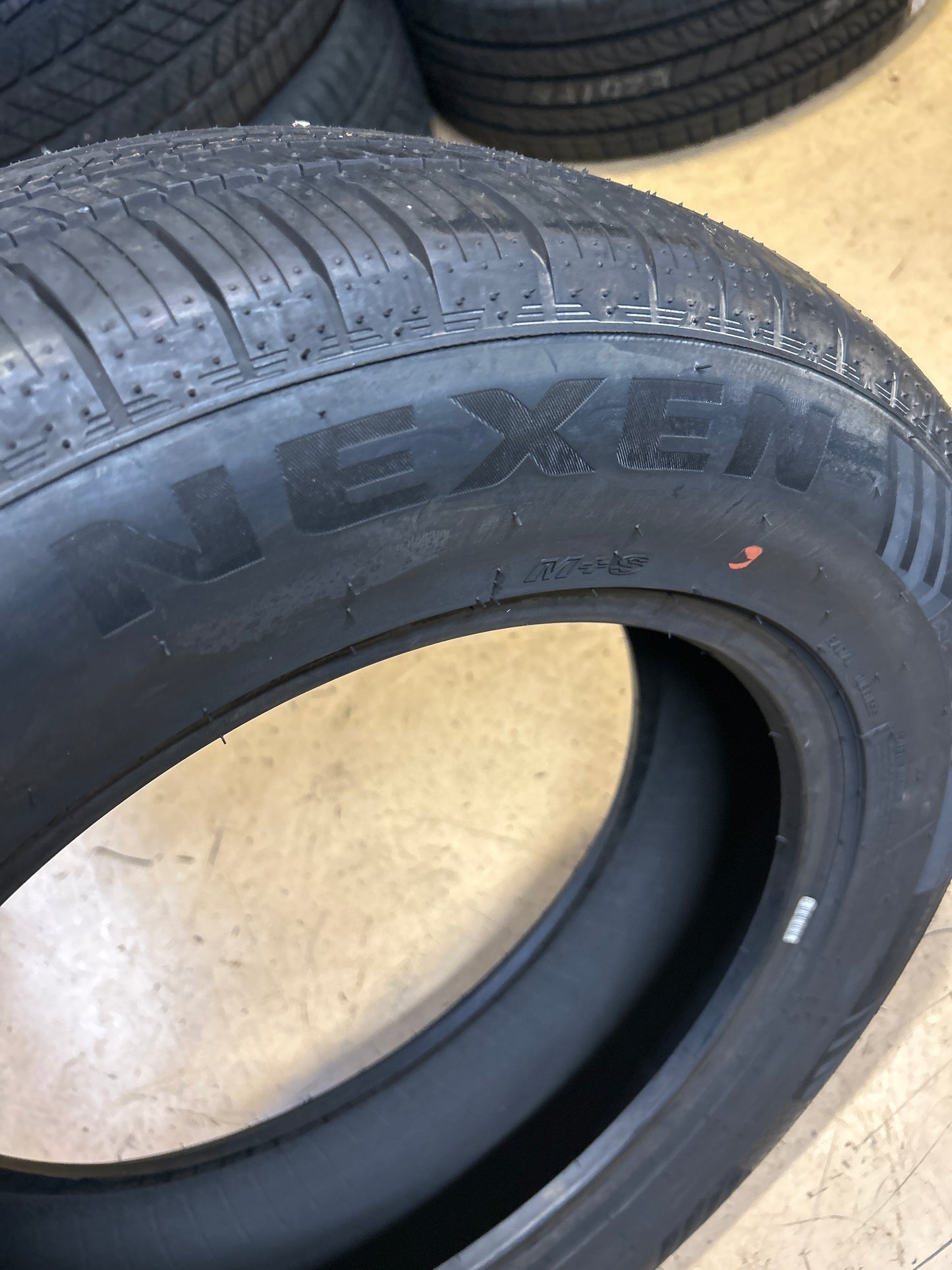NOS 2 NEXEN N5000 PLATINUM BSW P 215 65 17 99H TOURING 18177NXK