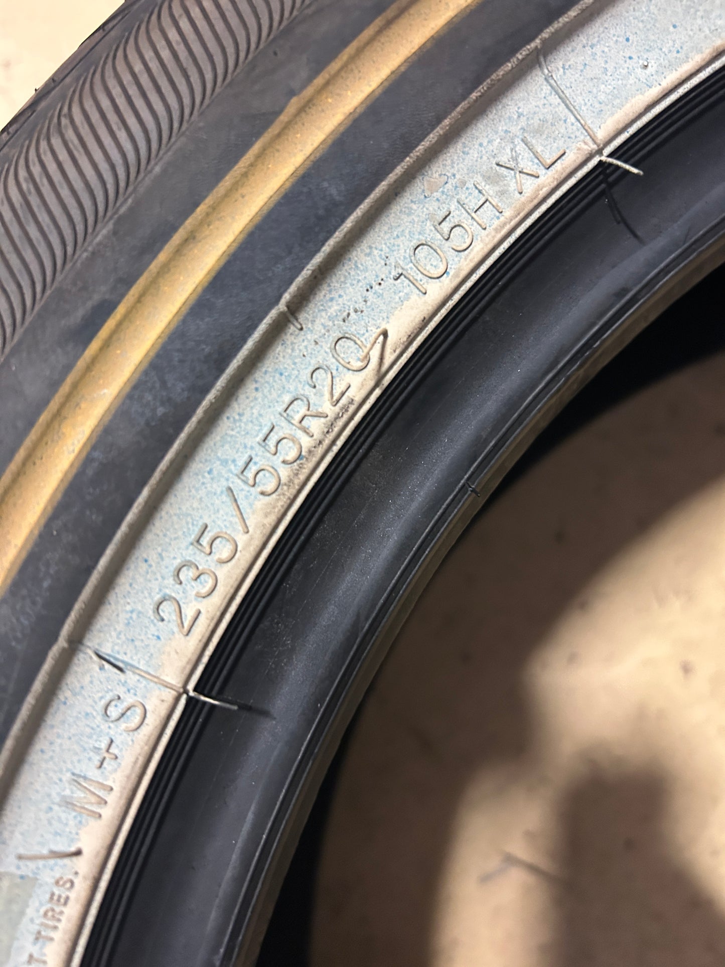 VOGUE CUSTOM BUILT RADIAL XIII WG P 235 55 20 105H XL ALL SEASON TIRE 02213200