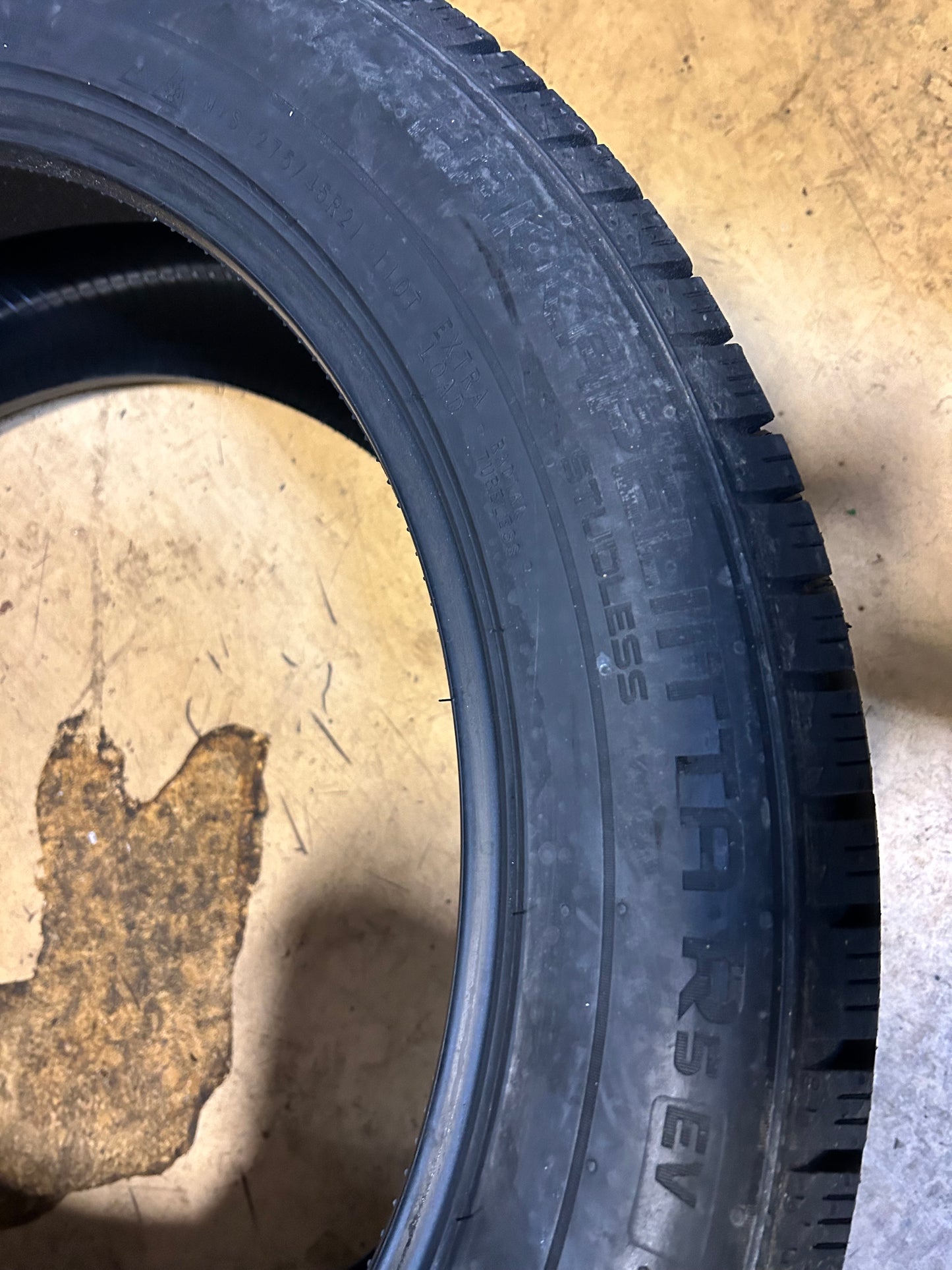 4 NOKIAN HAKKAPELIITTA R5 EV BSW P 275 45 21 110T XL WINTER TIRE TF00060