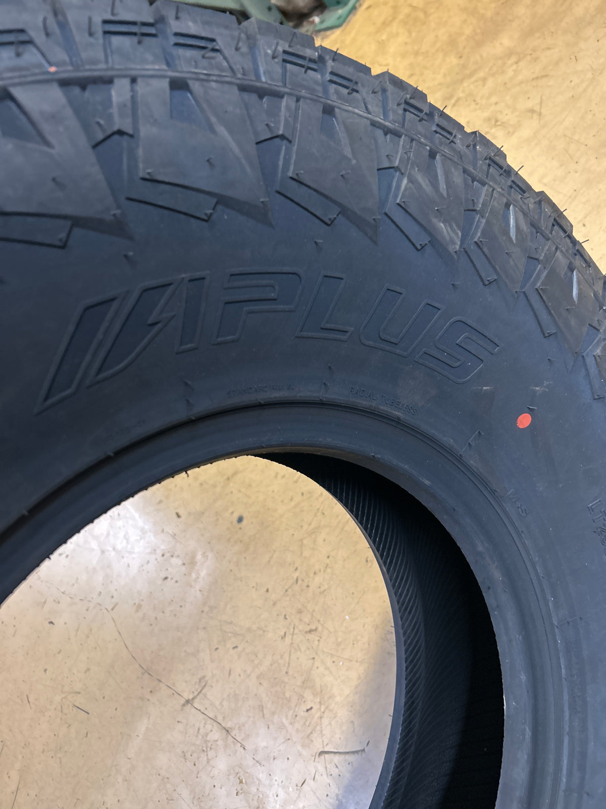 APLUS SHREDDER BSW LT 295 75 16 128/125Q 10PLY ALL TERRAIN TIRE 20001515
