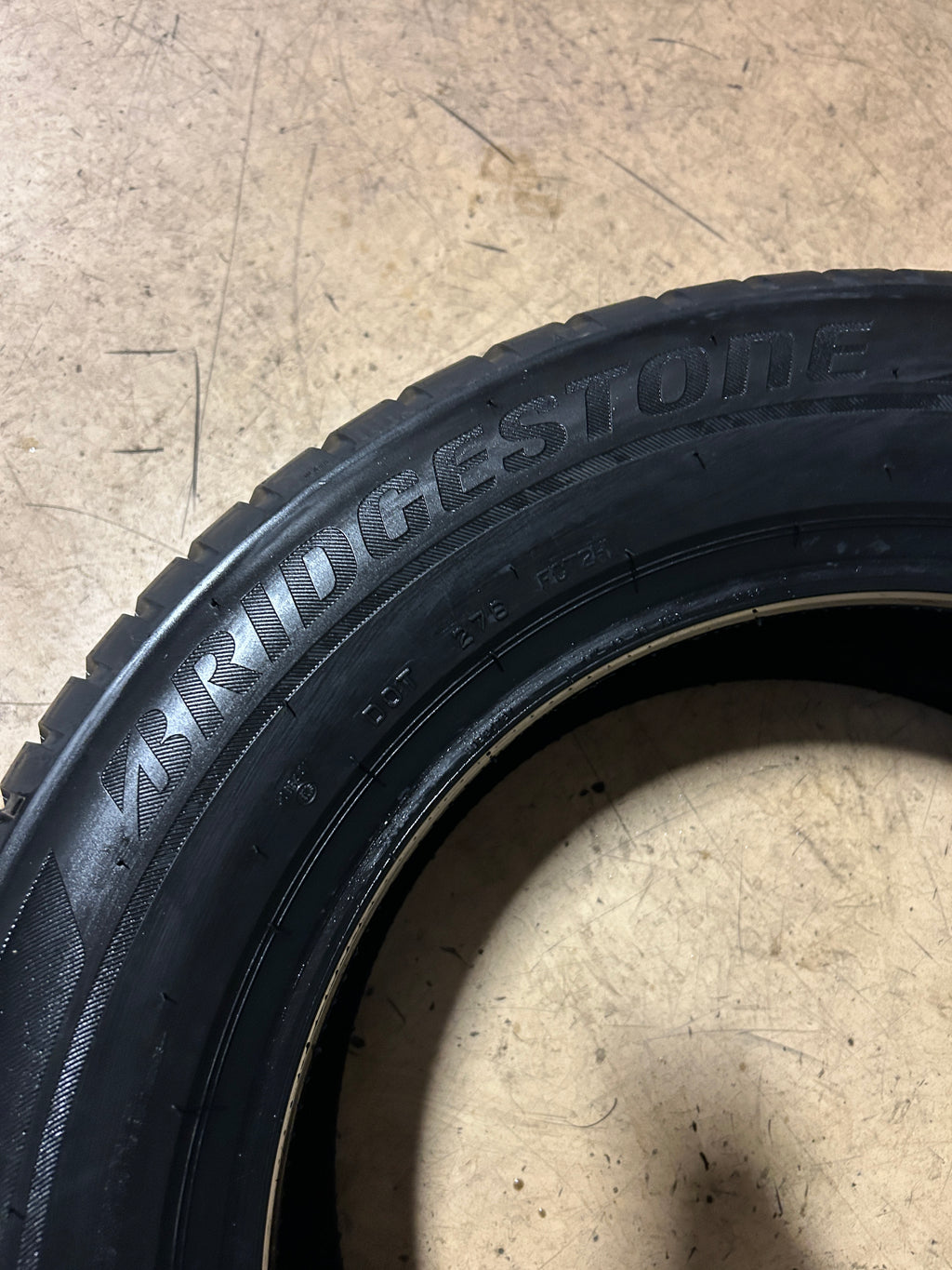 BRIDGESTONE BLIZZAK LM001 BSW P 225 60 17 99H WINTER TIRE 011980