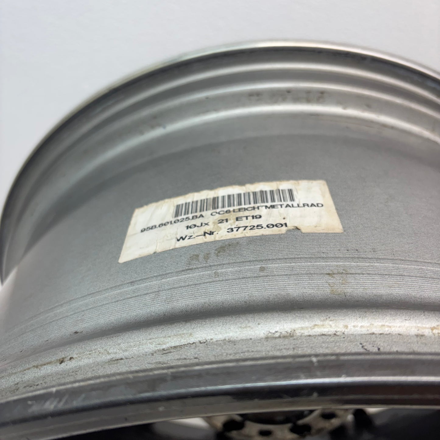 GENUINE PORSCHE MACAN 21 INCH STAGGERED SET F:21X9 ET26 R:21X10 ET26 WHEELS