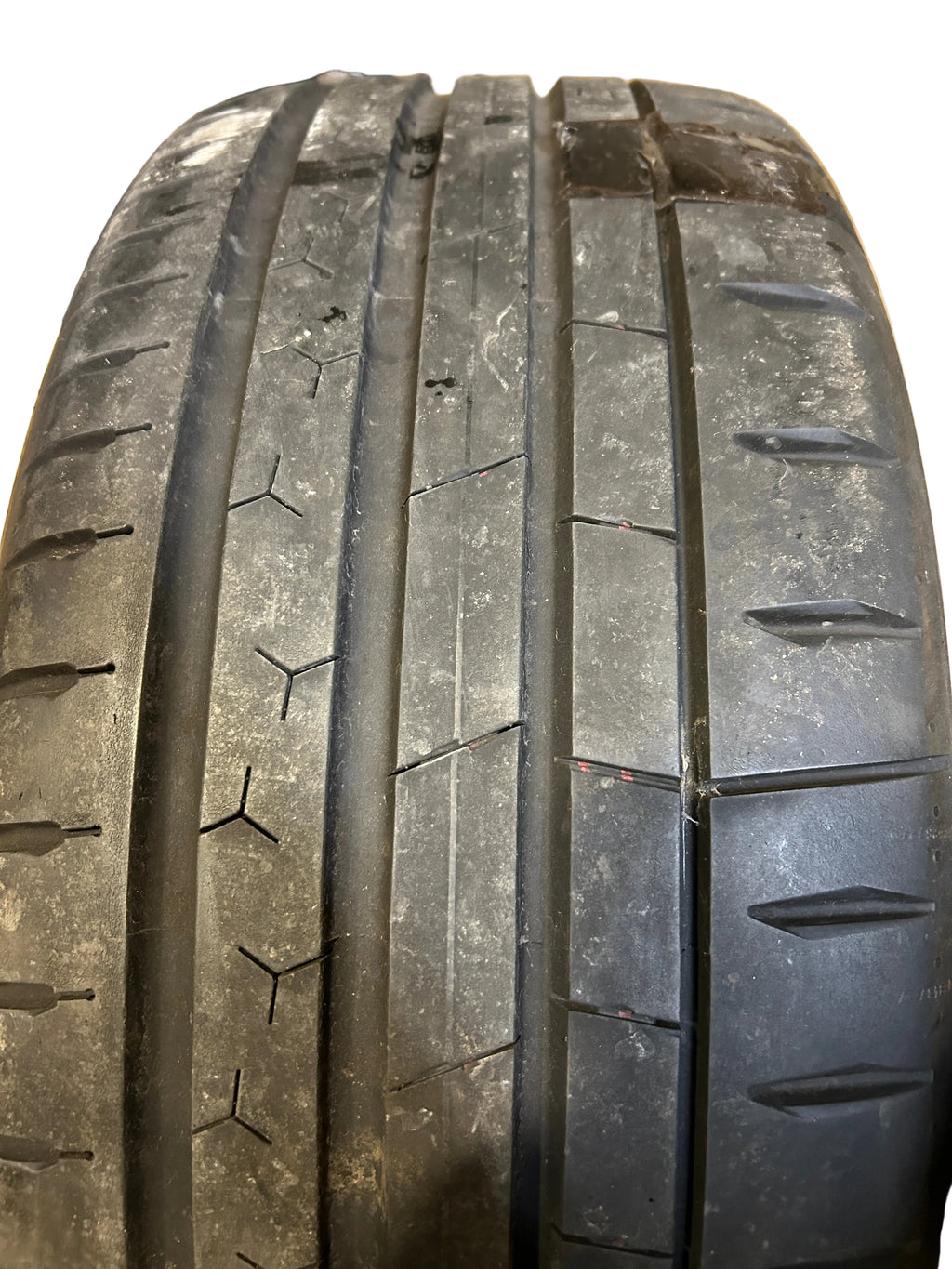 USED 7/32” CONTINENTAL EXTREME CONTACTSPORT 02 P 235 45 17 94W 03125000000