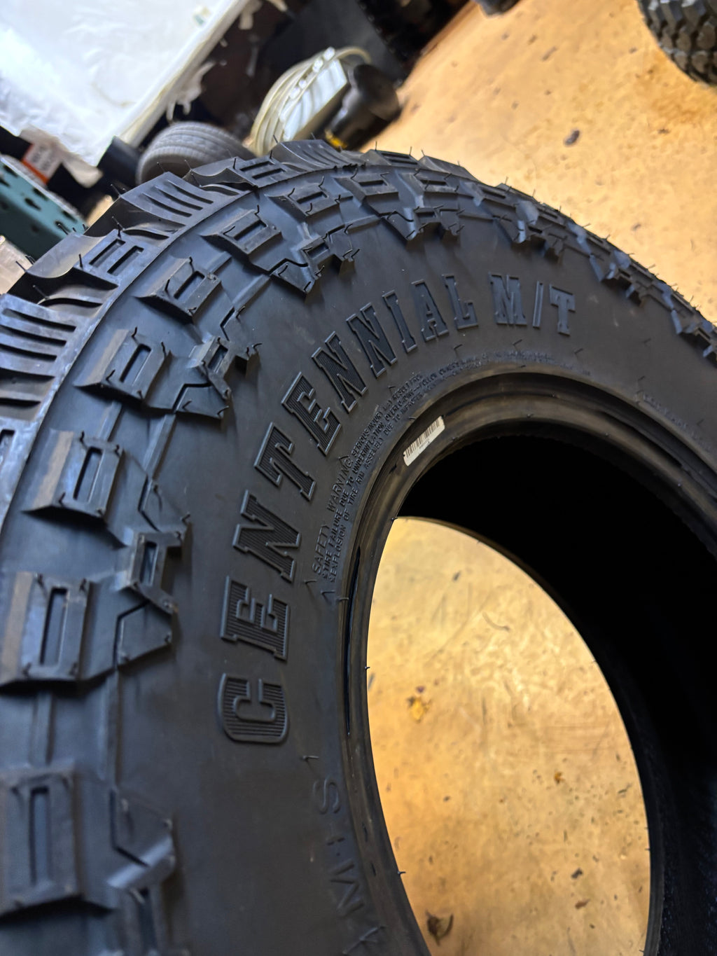 CENTENNIAL DIRT COMMANDER M/T BSW LT 31 10.5 15 109Q LRC 6 PLY MUD TERRAIN TIRE TCD1531105C