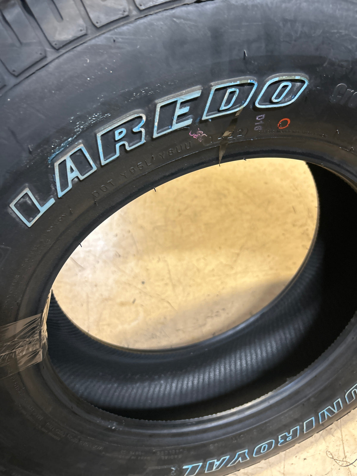 2 UNIROYAL LAREDO CROSS COUNTRY TOUR BSW P 225 70 16 101T ALL SEASON 83997