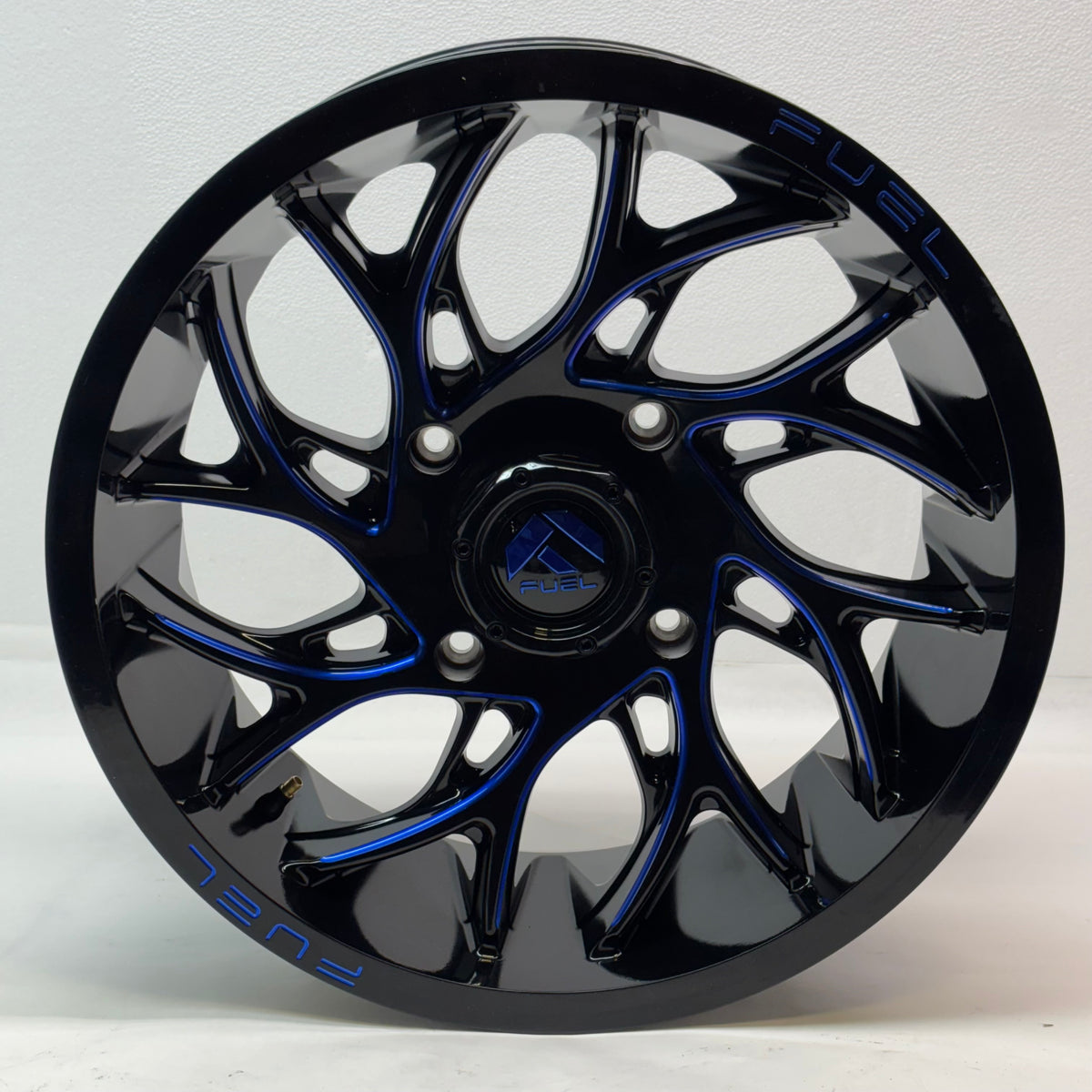 FUEL UTV ALUMINUM RIM D778 RUNNER UTV 18X7 5X156 ET13 GLOSS BLACK MILLED CANDY BLUE FINISH