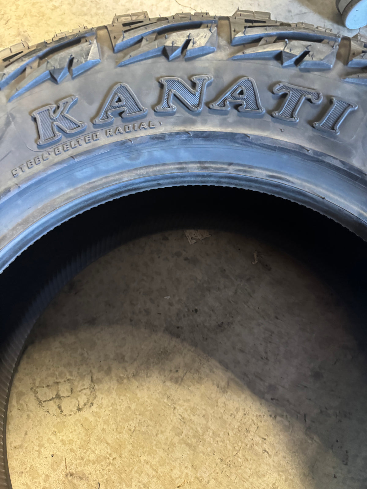 2 KANATI MUD HOG M/T BSW LT 275 65 18 123/120Q 10PLY MUD TERRAIN TIRE L1827565E
