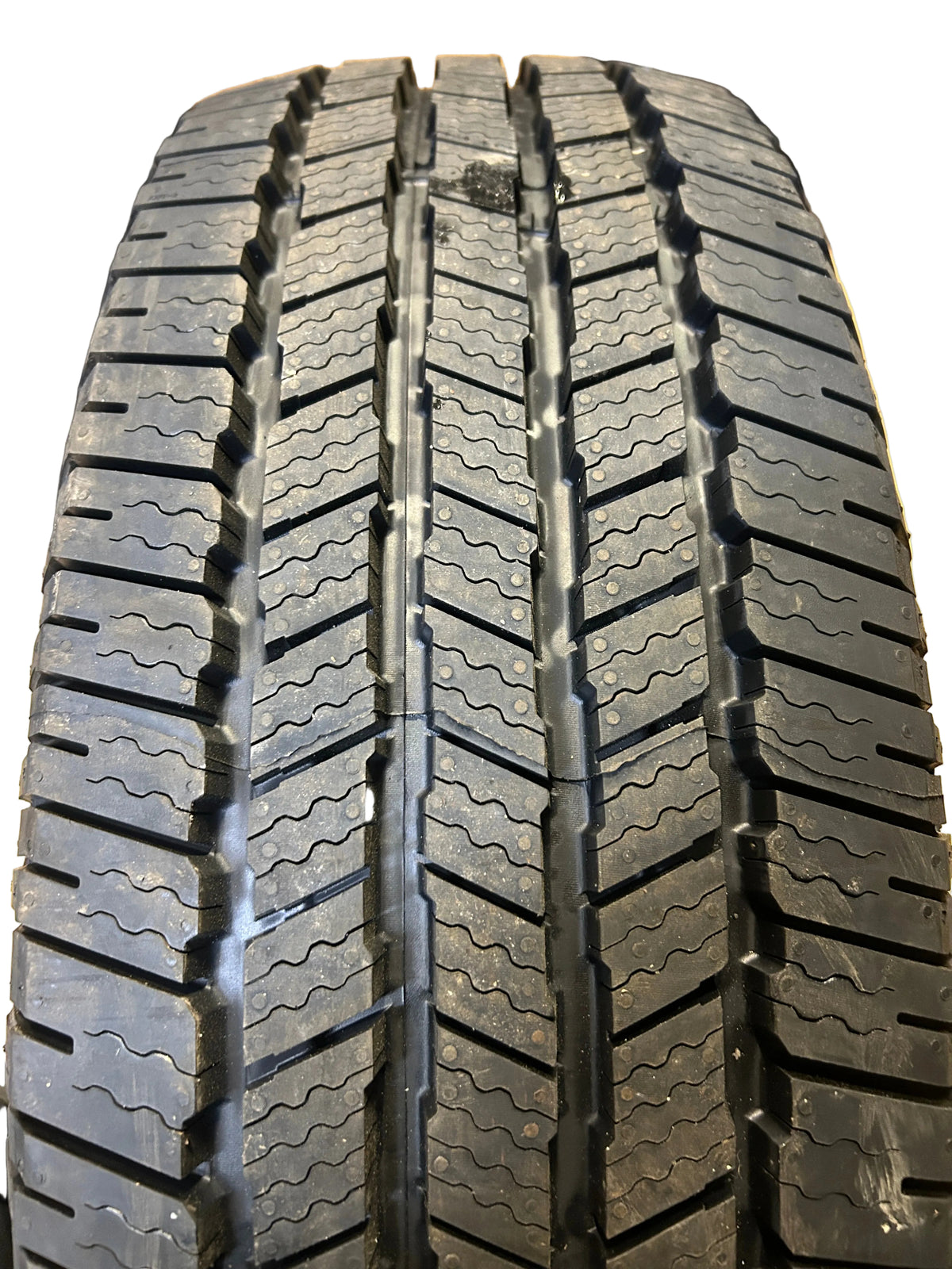 2 MICHELIN DEFENDER LTX M/S 2 OWL P 265 70 17 123/120S 10PLY TIRE 45468