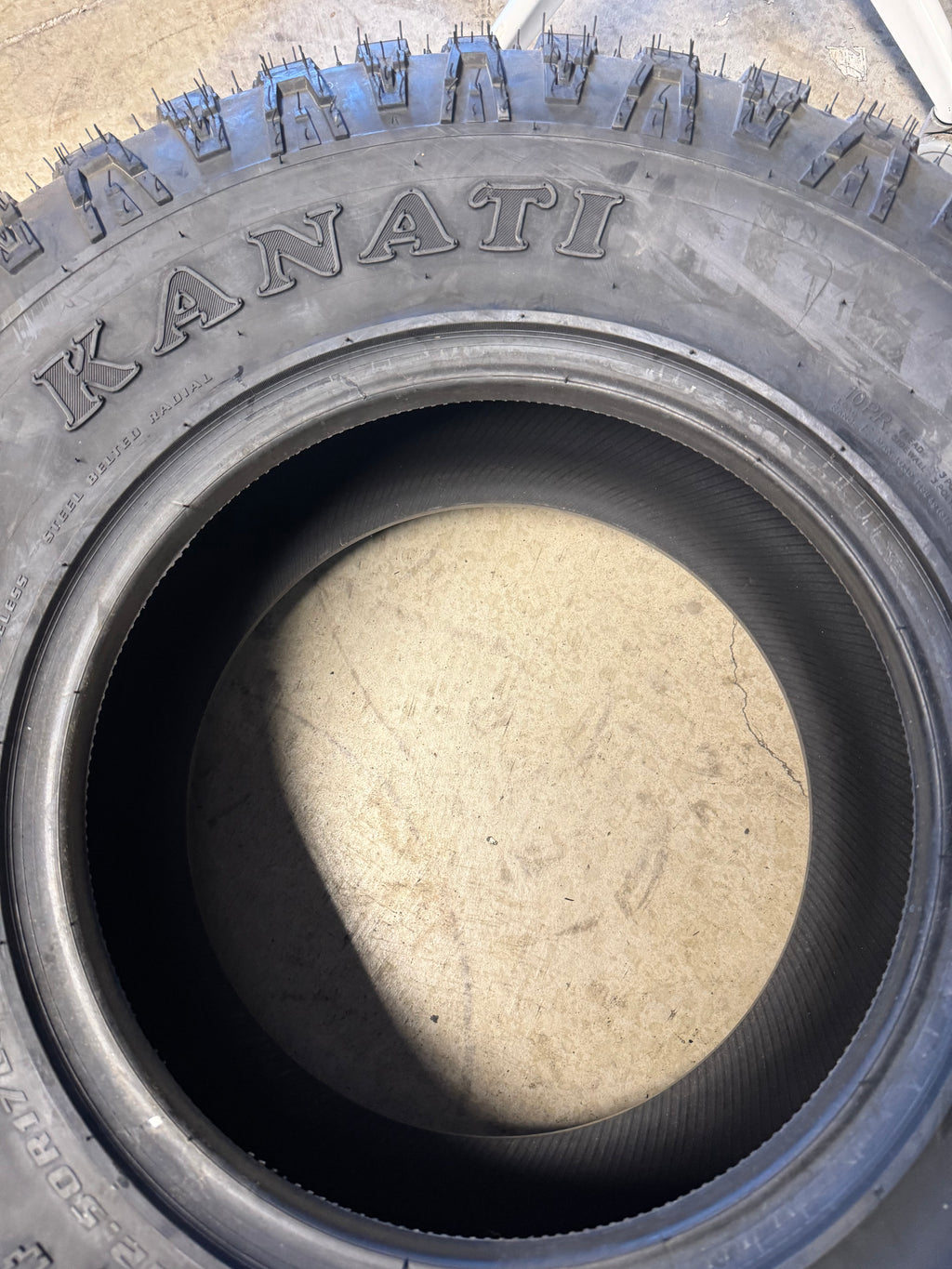KANATI TRAIL HOG A/T-4 BSW LT 35 12.5 17 121Q 10PLY ALL TERRAIN TIRE LTH1735125E