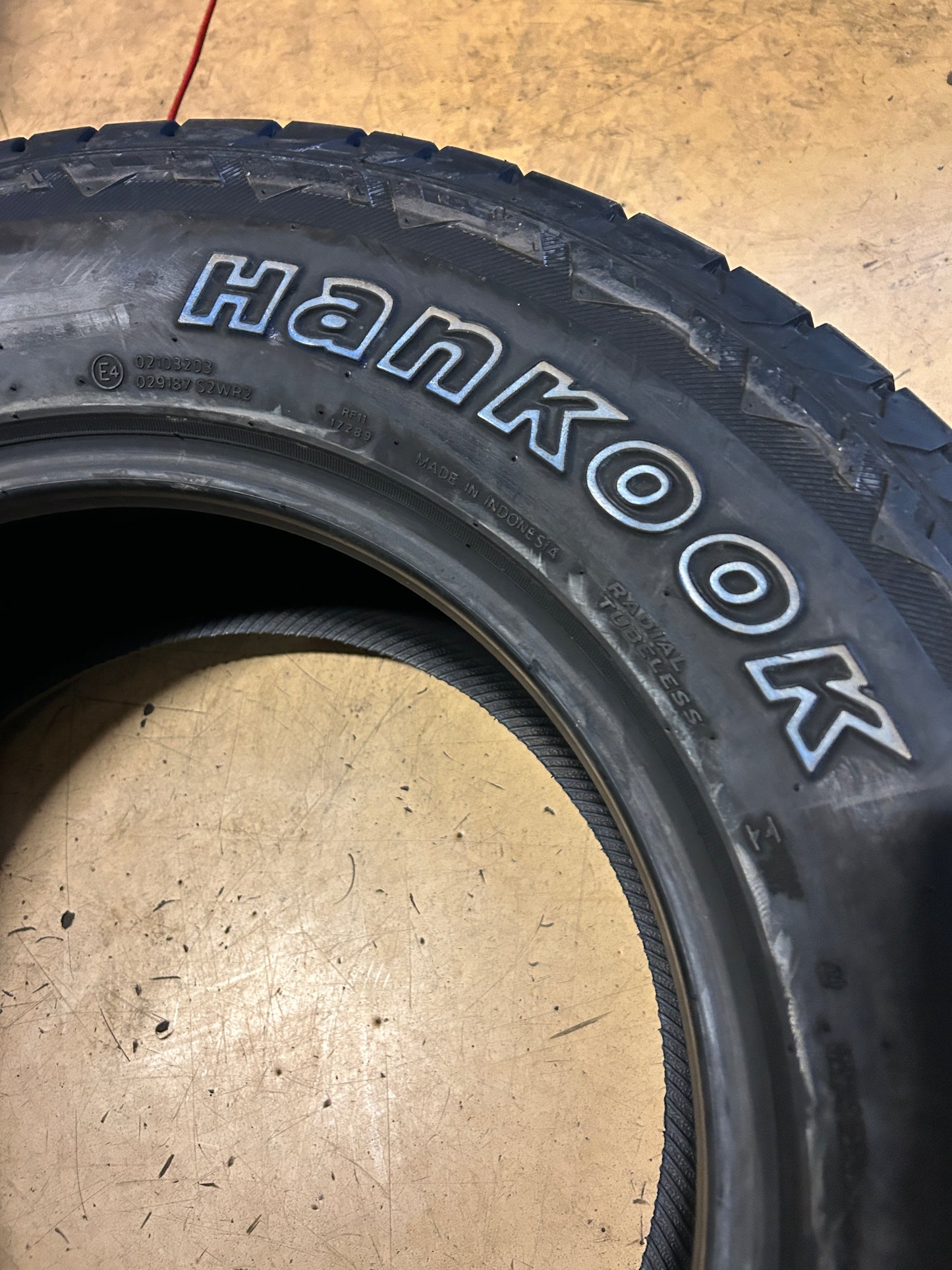 HANKOOK DYNAPRO AT2 OWL P 265 65 17 112T ALL TERRAIN TIRE 1023457