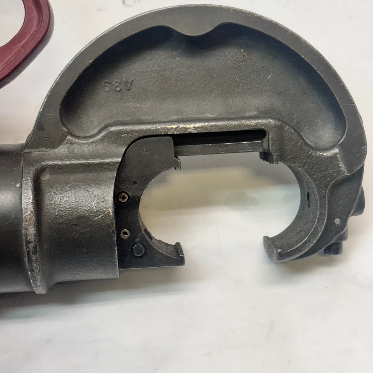 USED BURNDY PAT750 HYDRAULIC SELF-CONTAINED 12-TON CRIMPING TOOL (TOOL ONLY)