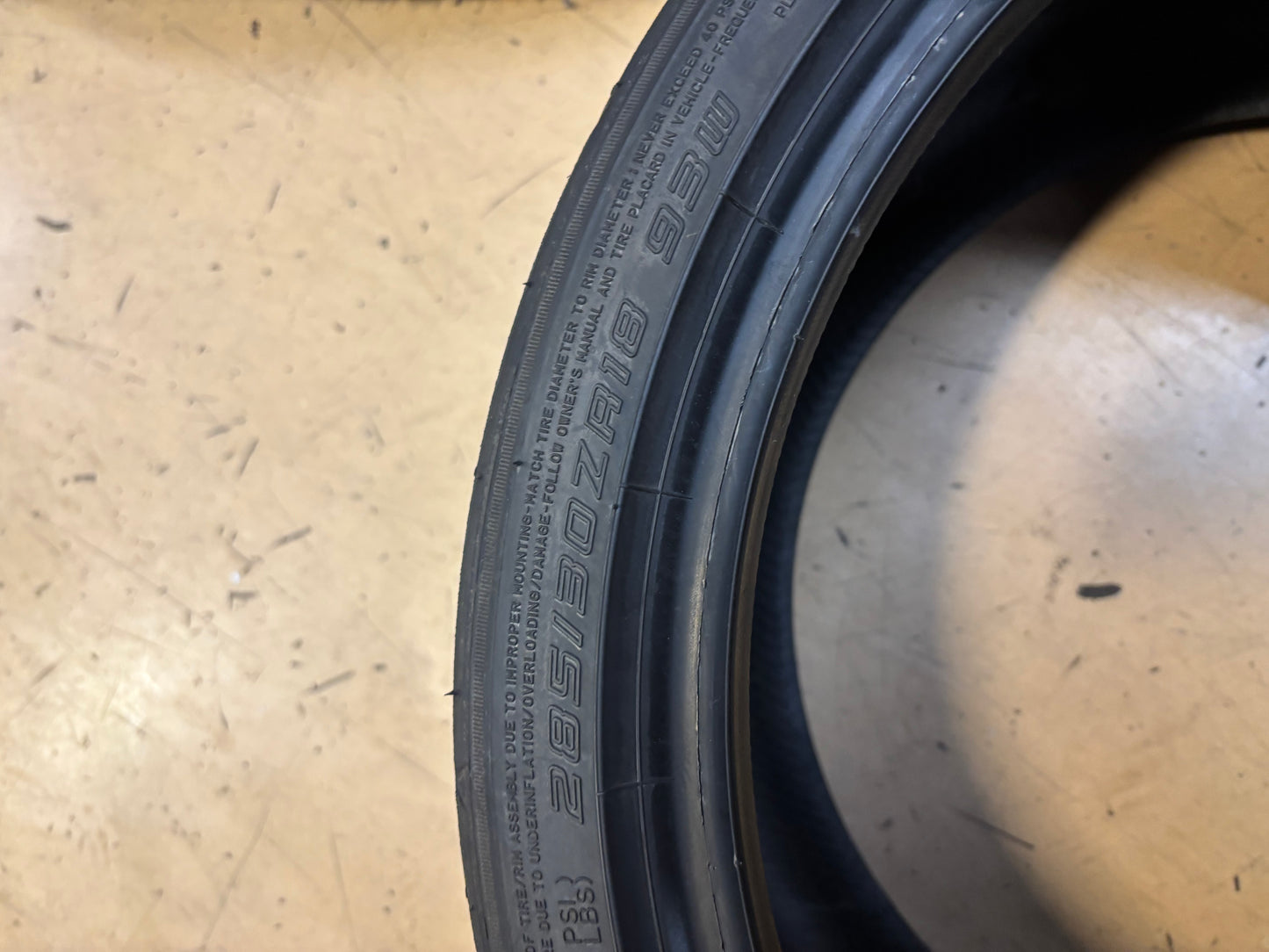USED DTO FALKEN AZENIS RT660 P 285 30 18 93W SL ULTRA HIGH PERFORMANCE TIRE 28677420