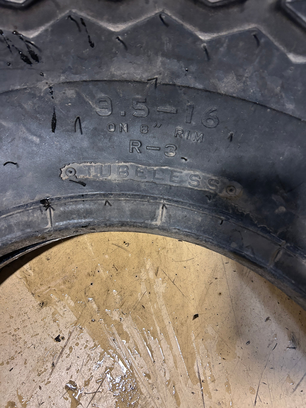 FIRESTONE TURF & FIELD BSW 9.5 16 6PLY FARM TIRE 351644