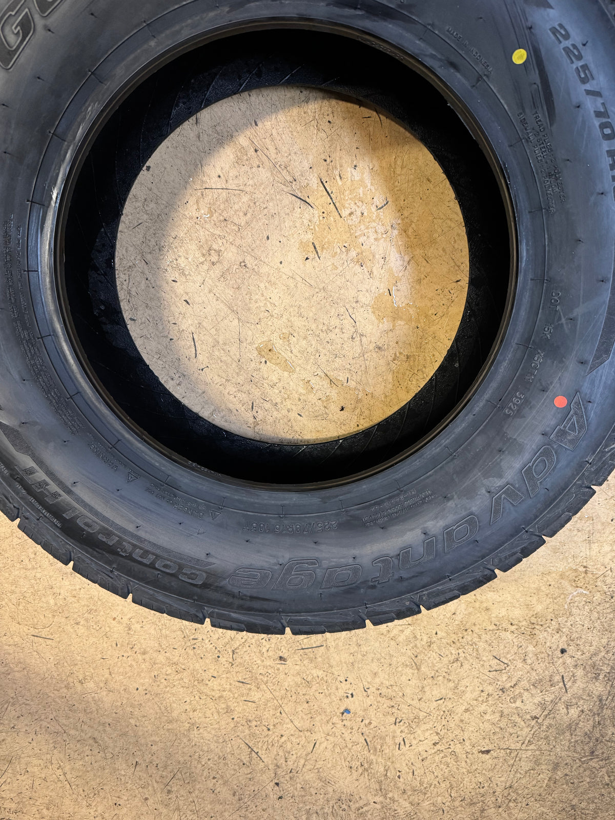 BFGOODRICH ADVANTAGE CONTROL HT BSW P  235 70 16 103T ALL SEASON TIRE 72589