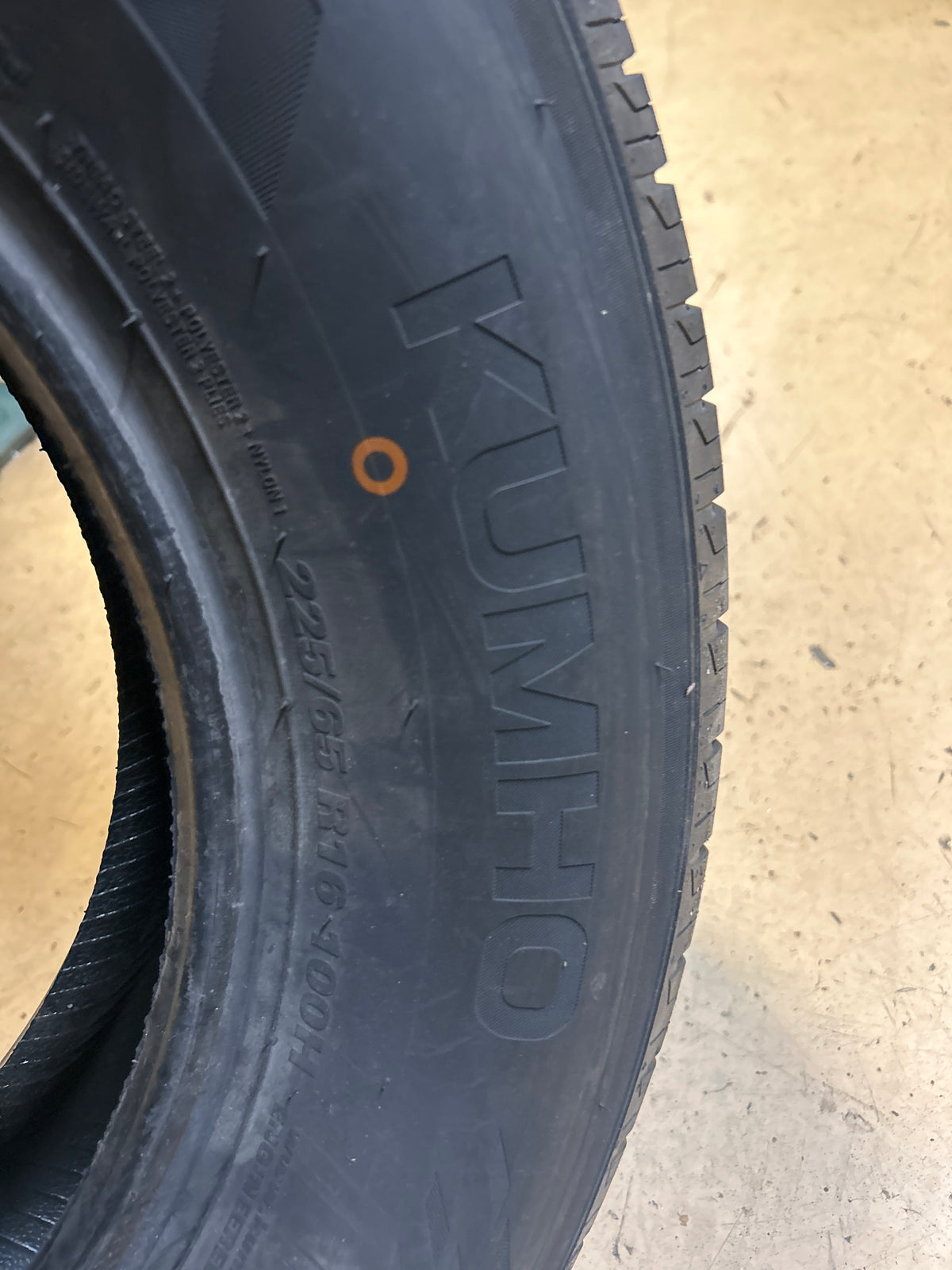KUMHO SOLUS TA51 BSW P 225 65 16 100H SL ALL SEASON TIRE 2285433