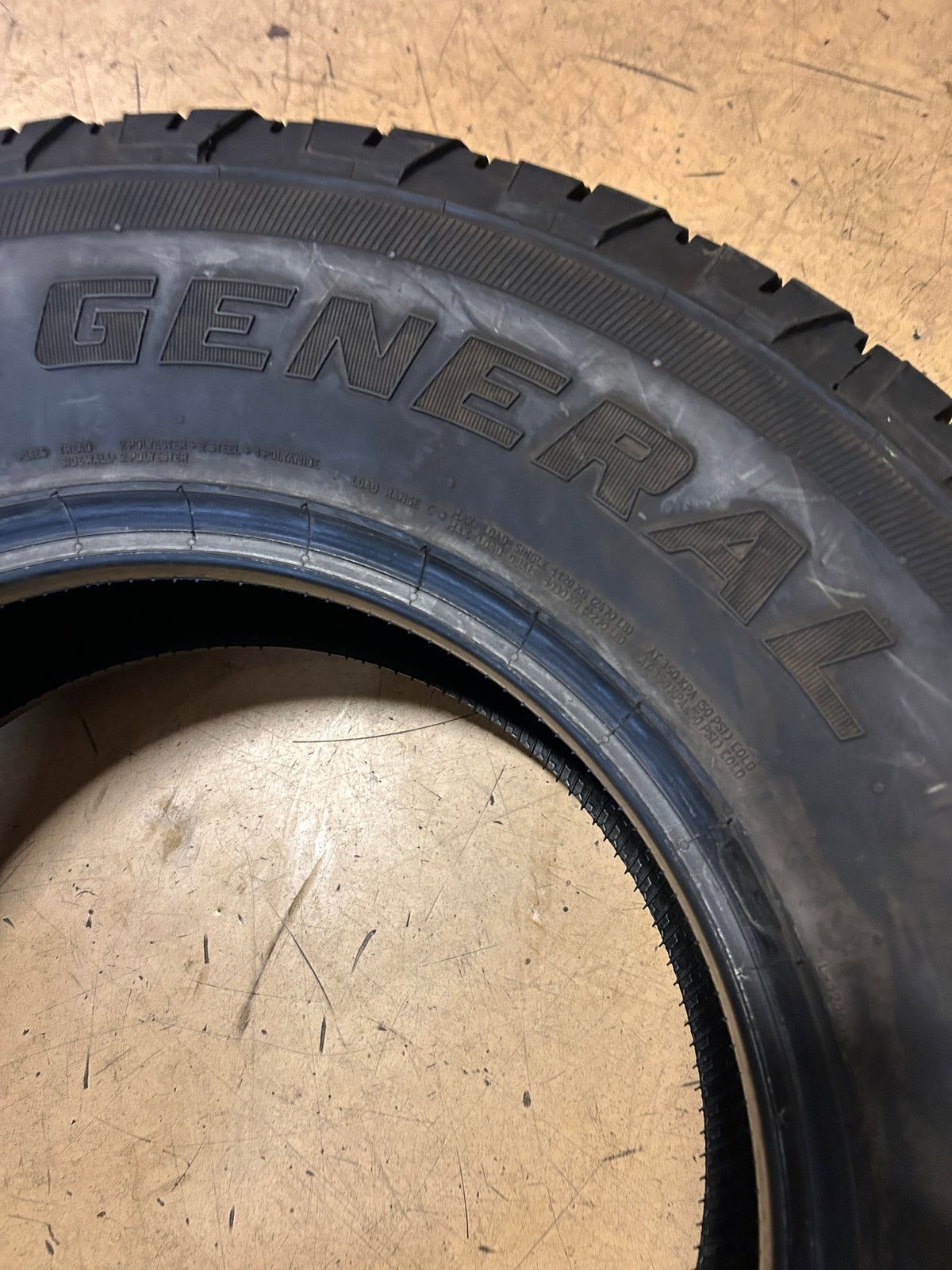 USED 11/32” GENERAL GRABBER APT BSW LT 265 70 17 112/109S 6PLY TIRE 04492410000