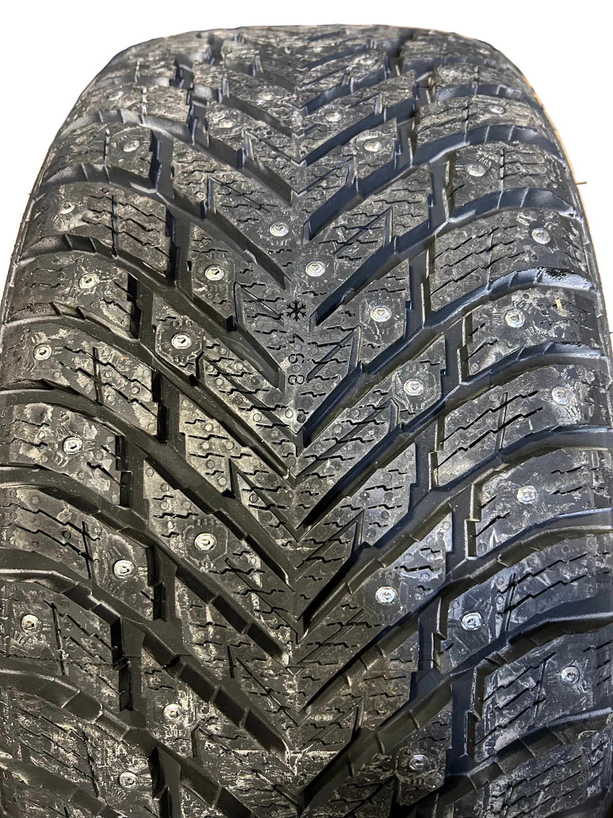 NOKIAN HAKKAPELIITTA 10 EV STUDDED BSW P 235 45 18 98T XL WINTER TIRE TSF00001
