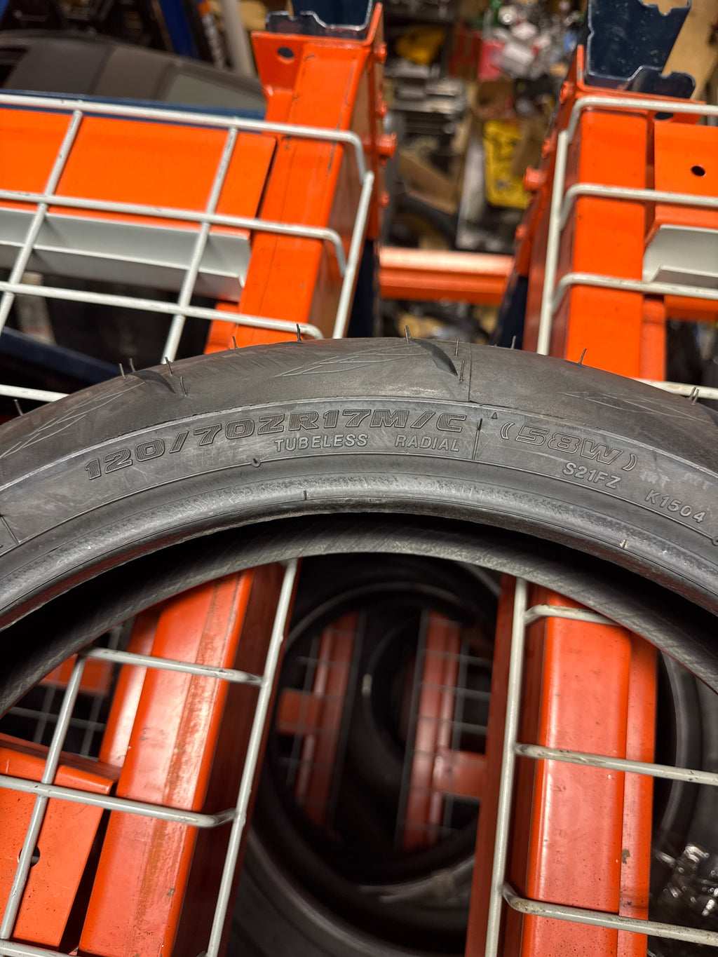 BRIDGESTONE BATTLAX HYPERSPORT S21F 120 70 17 58W FRONT MOTORCYCLE TIRE 005482