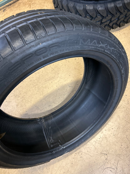 NOS DUNLOP SPORTMAXX RT BSW P 245 40 18 97W XL UHP TIRE 265029323