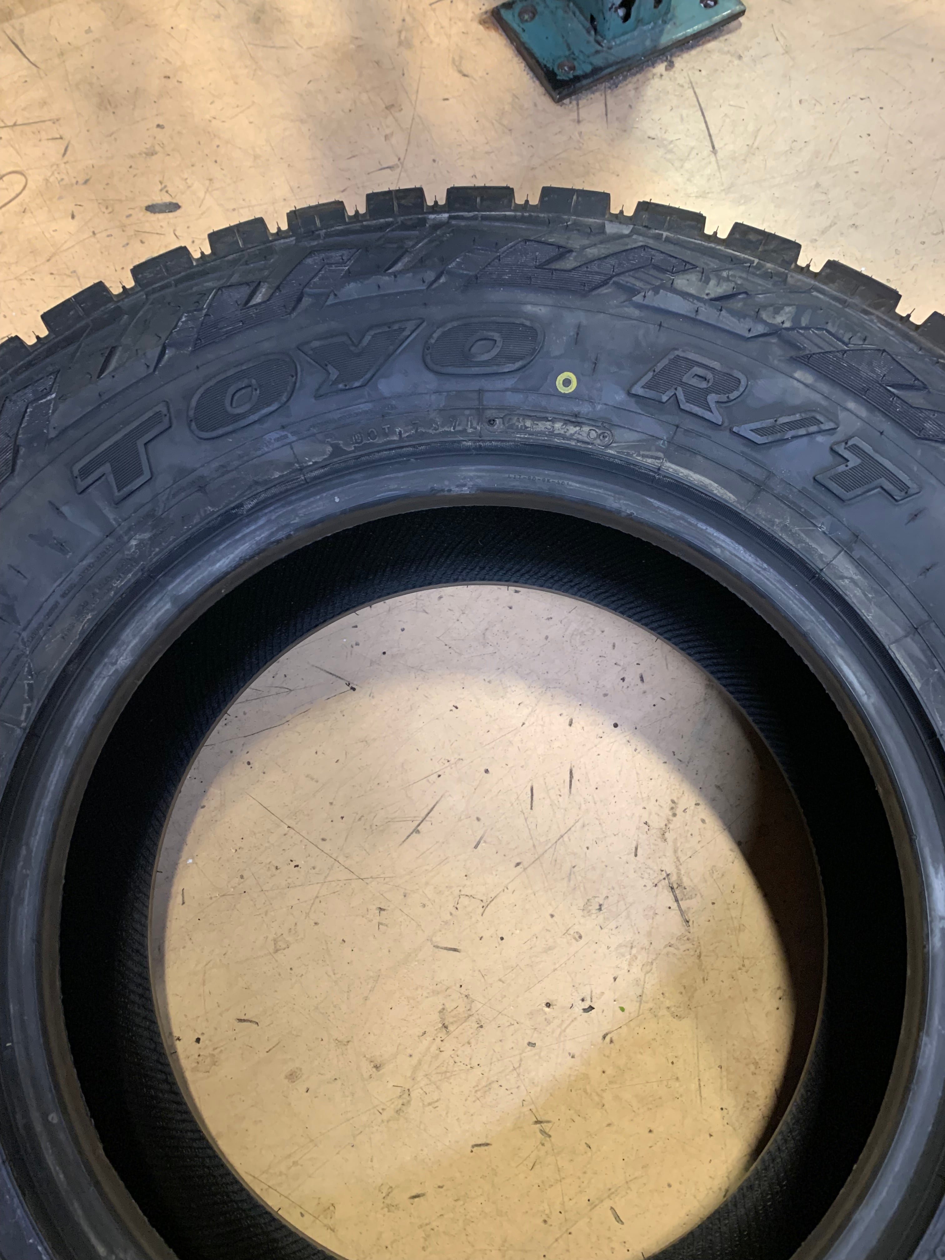 (KSL ONLY) NOS TOYO OPEN COUNTRY R/T BSW LT 285 70 17 121/118Q 10 PLY ALL TERRAIN TIRE 350160