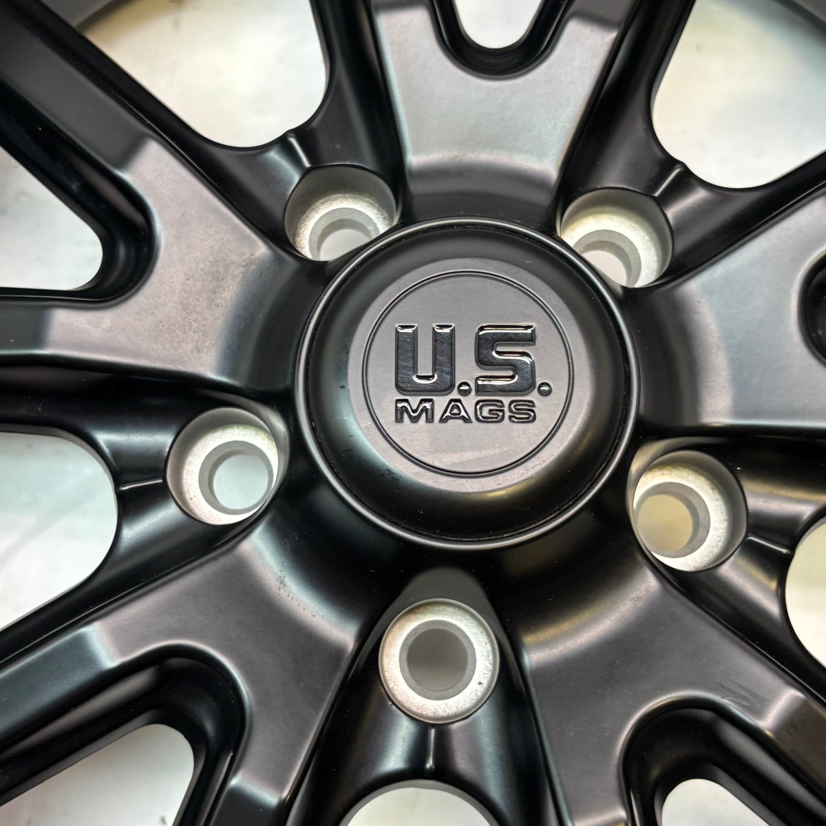 US MAGS U123 RAMBLER GLOSS BLACK MATTE BLACK 18X8 5X120.65 ET 1 1002-46BLD