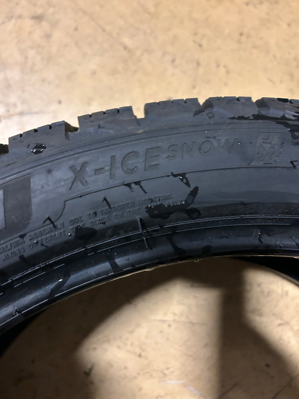 2 MICHELIN X-ICE SNOW BSW P 245 40 20 99H XL WINTER TIRE 81241