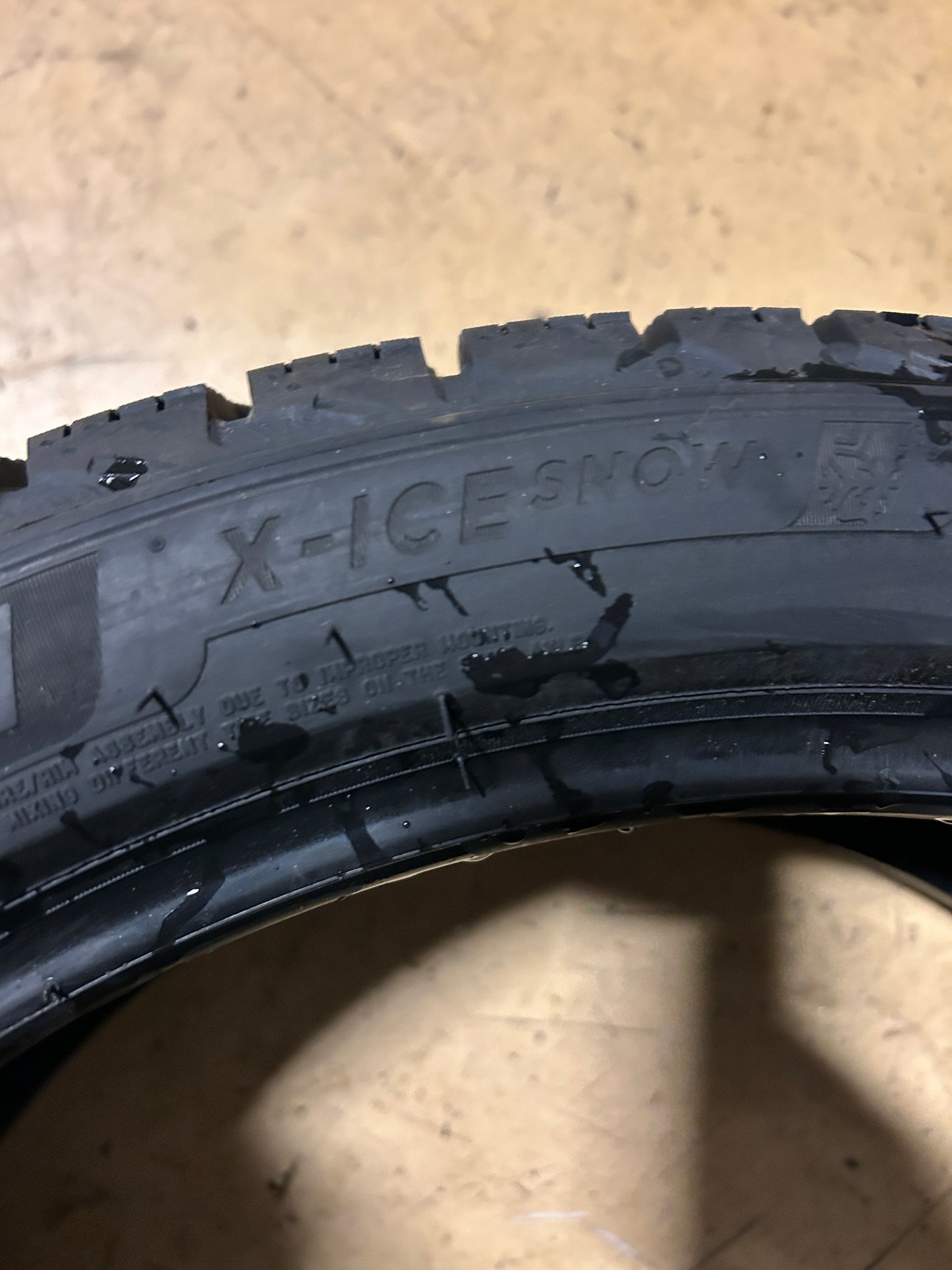 2 MICHELIN X-ICE SNOW BSW P 245 40 20 99H XL WINTER TIRE 81241