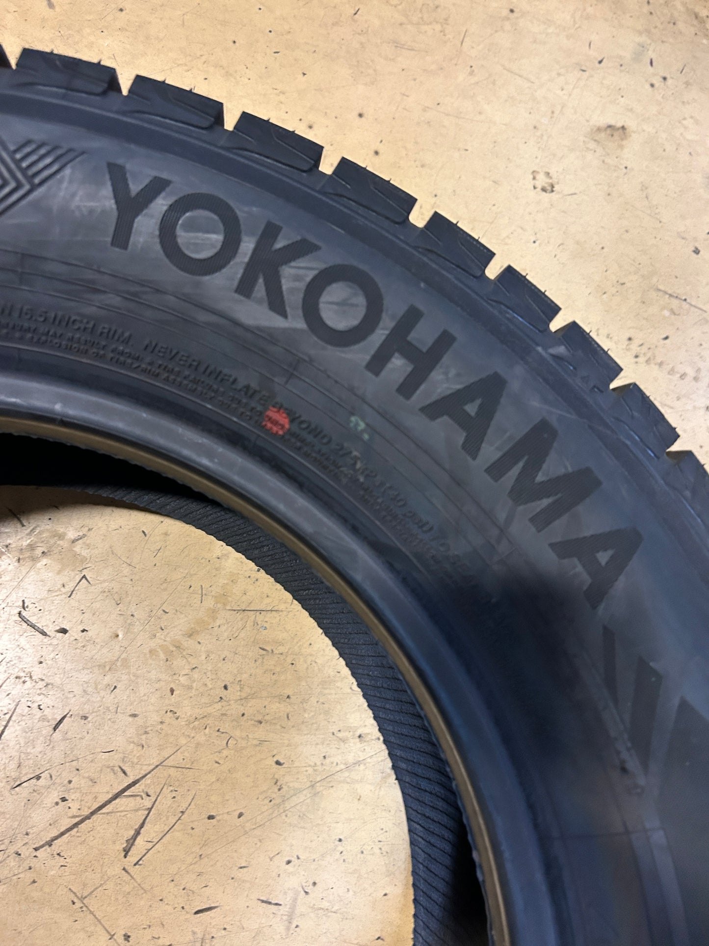 YOKOHAMA ICEGUARD IG53 BSW P 225 60 16 98T SL WINTER TIRE 110115332