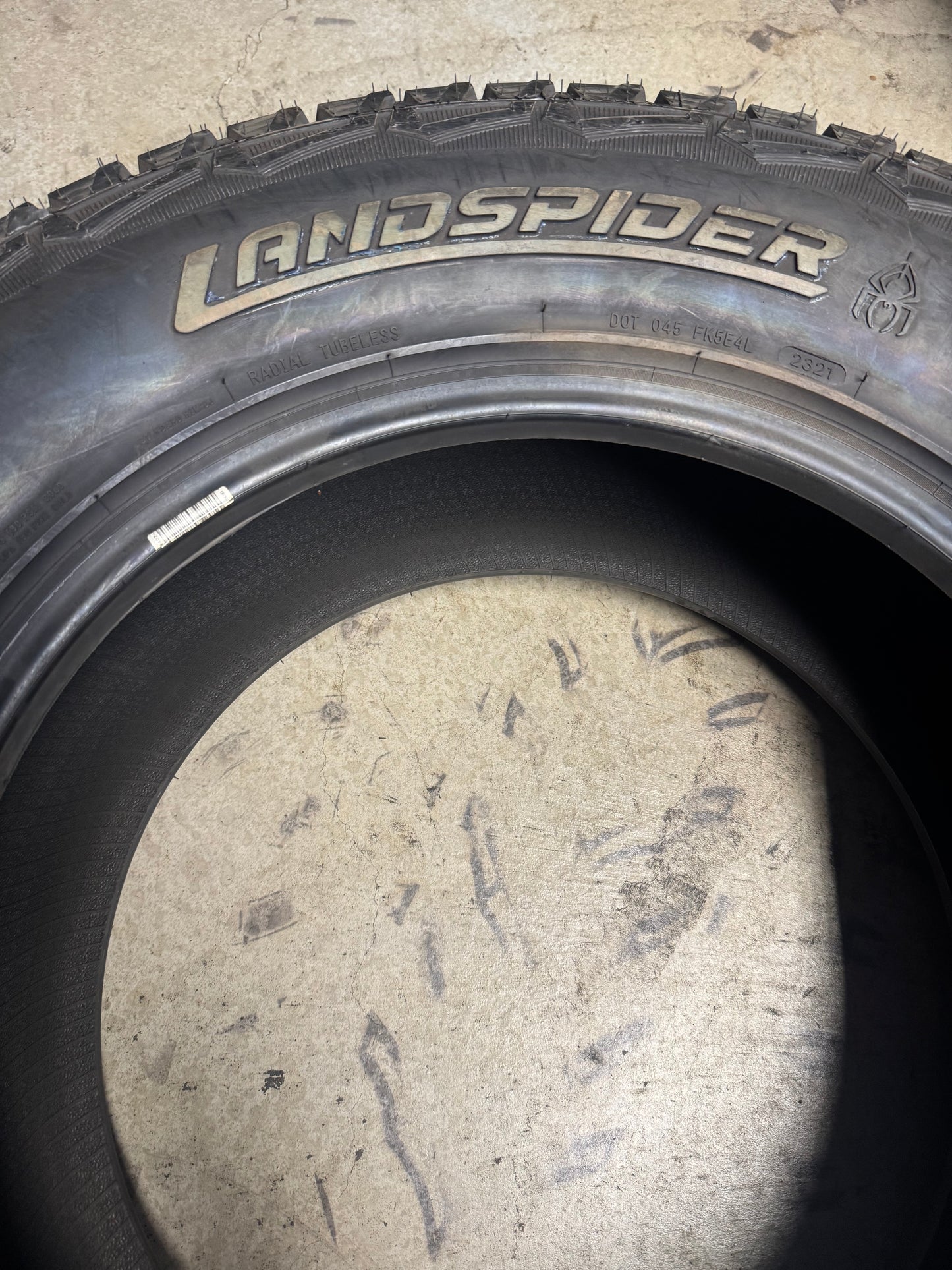 2 NOS LANDSPIDER WILDTRAXX A/T RWL LT 275 70 18 125/122S 10PLY ALL TERRAIN TIRE DAT034