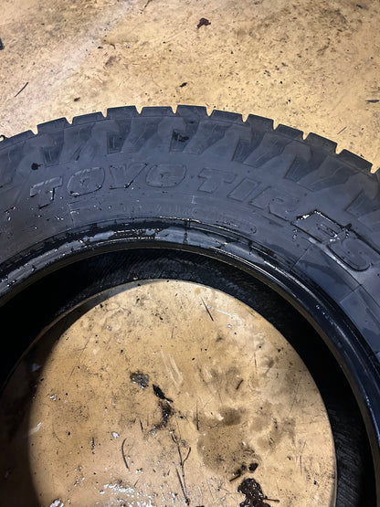 USED 8.5/32” TOYO OPEN COUNTRY A/T III BSW LT 245 75 17 121/118S 10PLY TIRE 355640