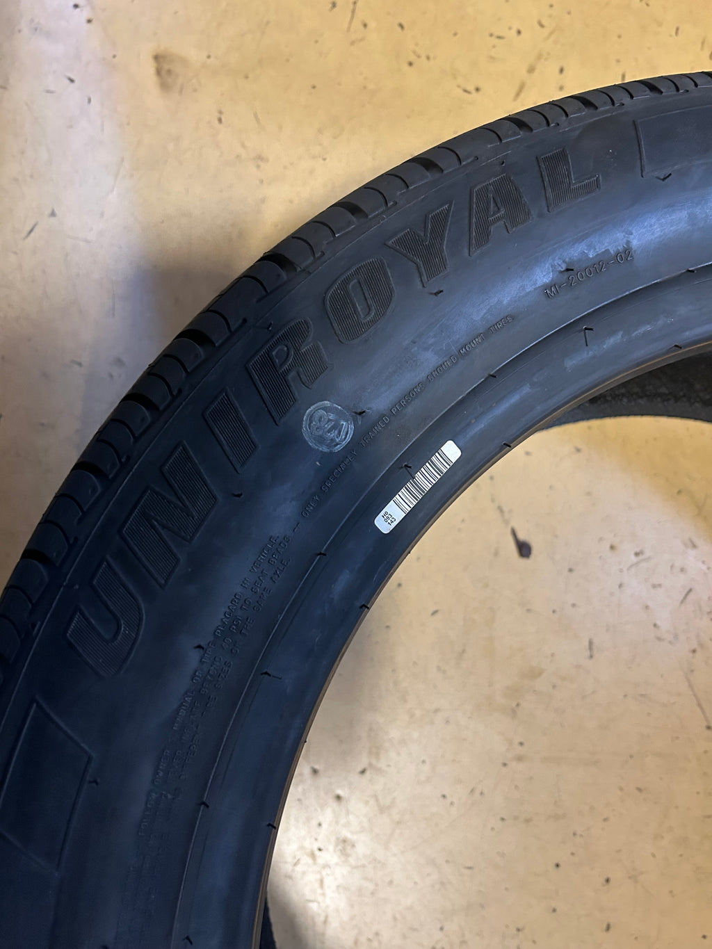 UNIROYAL TIGER PAW TOURING A/S DT BSW P 225 55 19 99V  ALL SEASON TIRE 17129