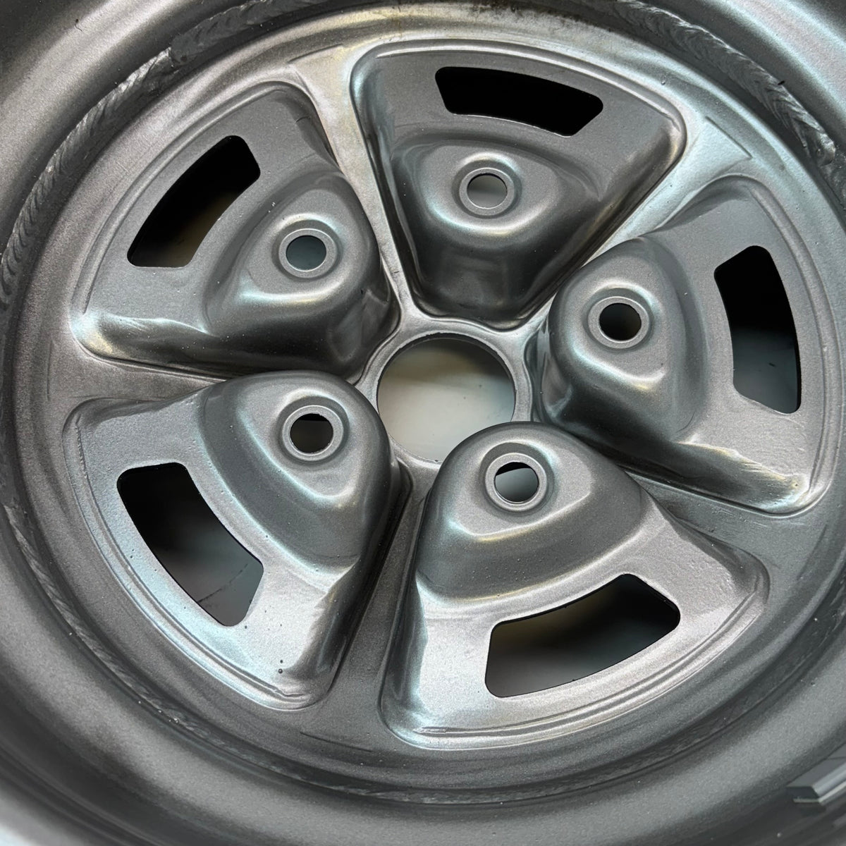 WHEEL VINTIQUES 50 SERIES SS396 SILVER WITH BLACK PAINTED SLOT WHEELS 15X8 5X4.75