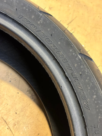 SHINKO R003RR STEALTH BSW 190 50 17 73W REAR MOTORCYCLE TIRE 87-4008