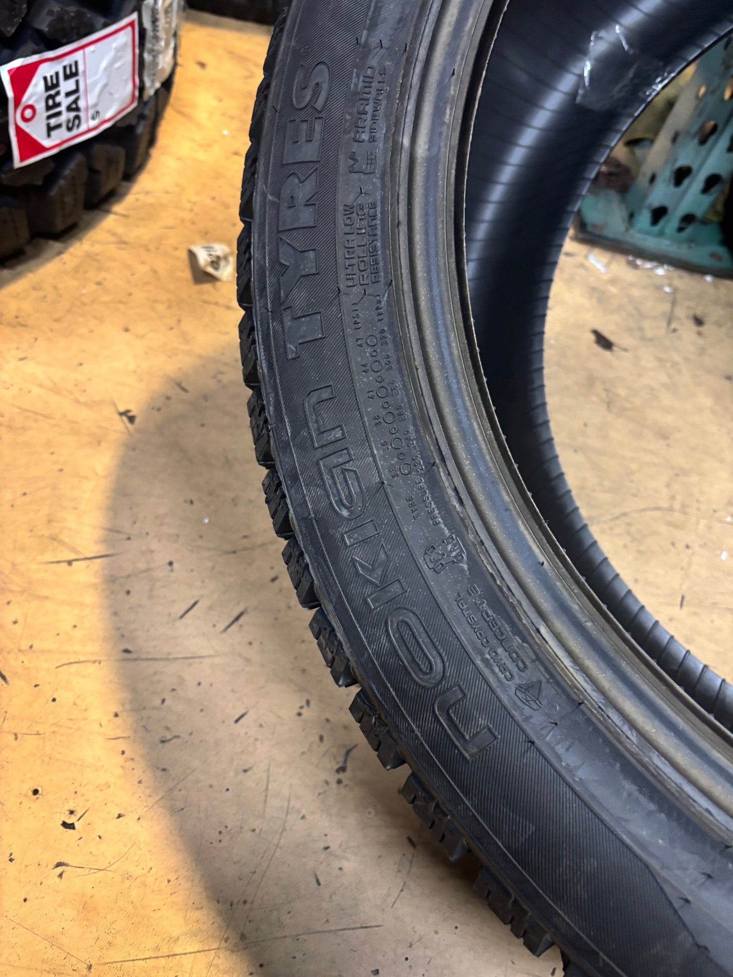 NEW OLD STOCK NOKIAN HAKKAPELIITTA R3 SUV BSW P 295 40 21 111T XL SNOW WINTER TIRE T430701
