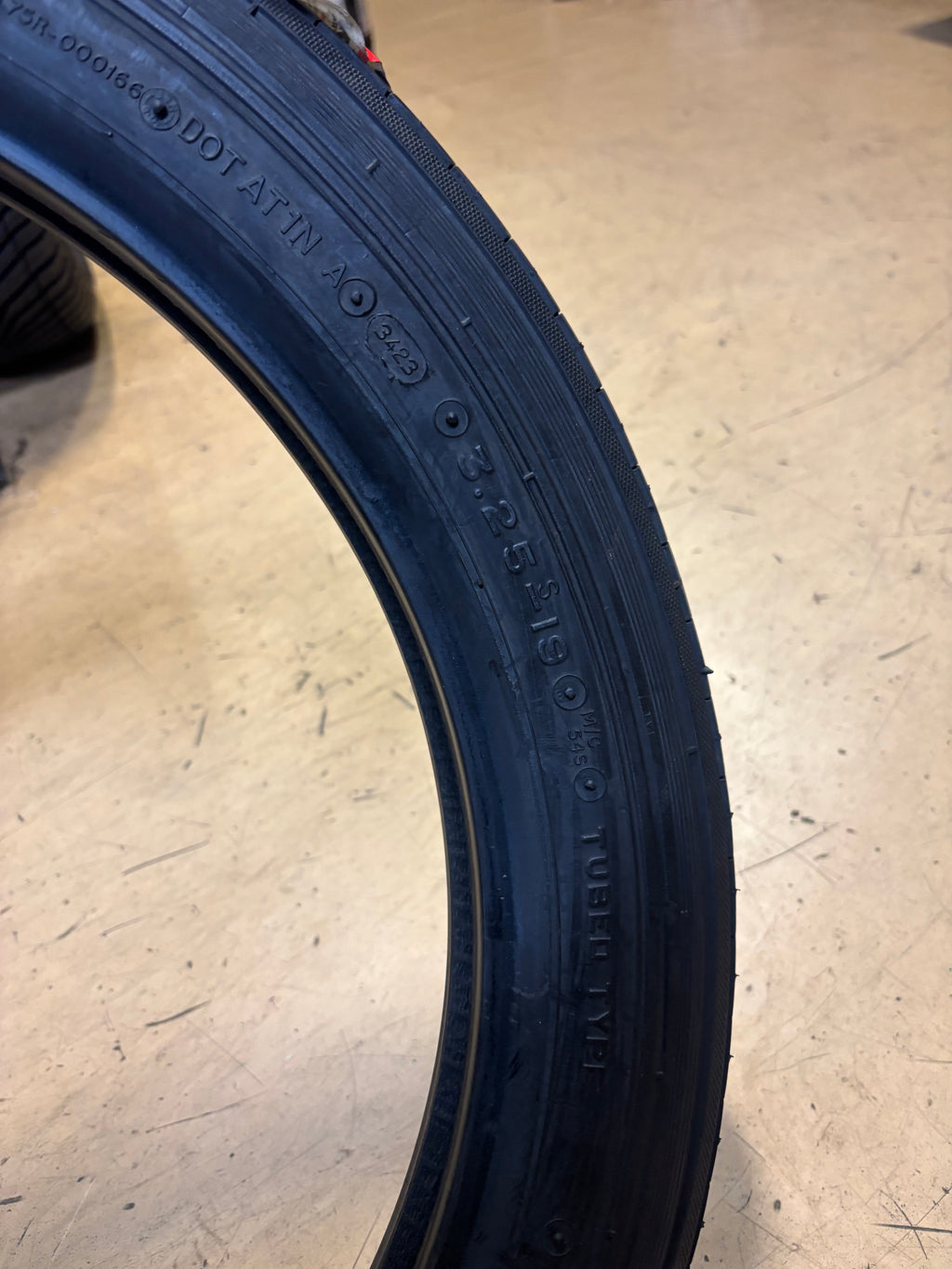 AVON SPEEDMASTER MKII BSW 3.25 19 54S FRONT MOTORCYCLE TIRE 638135