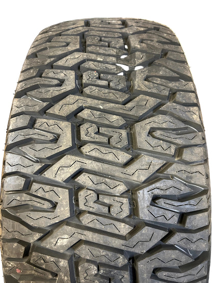 RADAR RENEGADE A/T PRO BSW LT 35 12.5 17 121R 10PLY ALL TERRAIN TIRE RACSTH0003