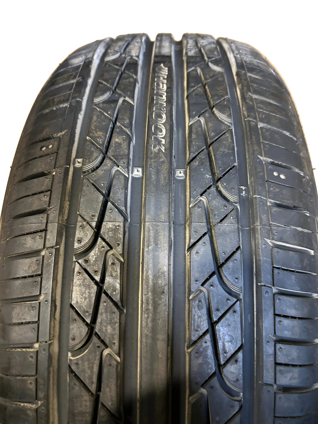NOS HANKOOK VENTUS V2 CONCEPT 2 BSW P 205 55 16 94V XL ALL SEASON TIRE 1014358
