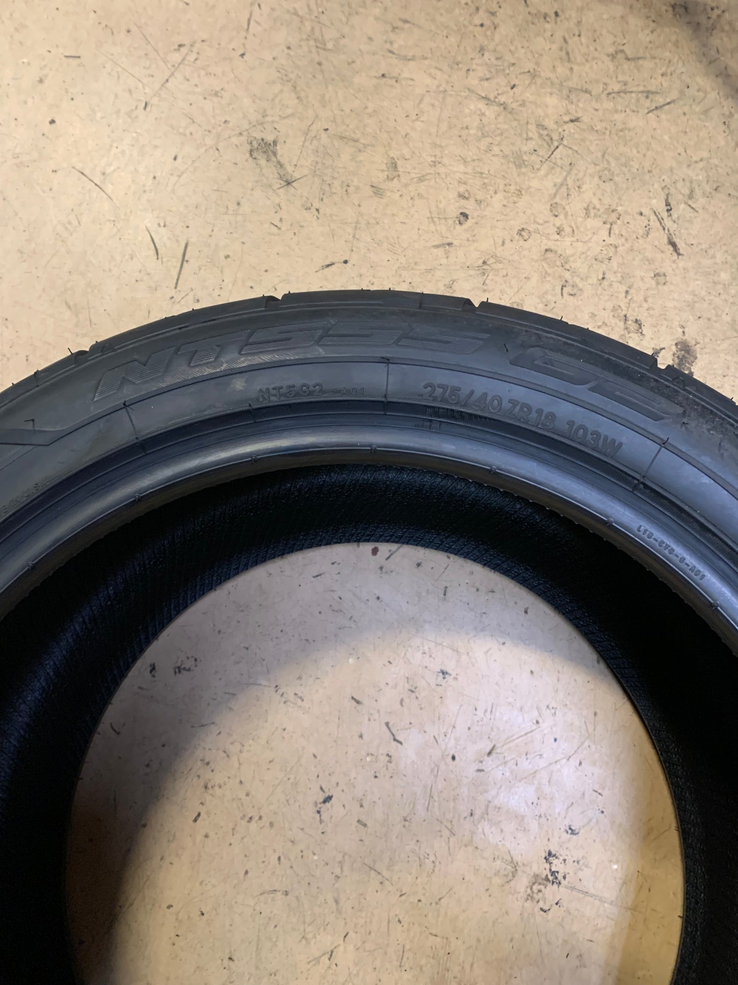NITTO NT555 G2 BSW P  275 40 18 103W UHP TIRE 211050