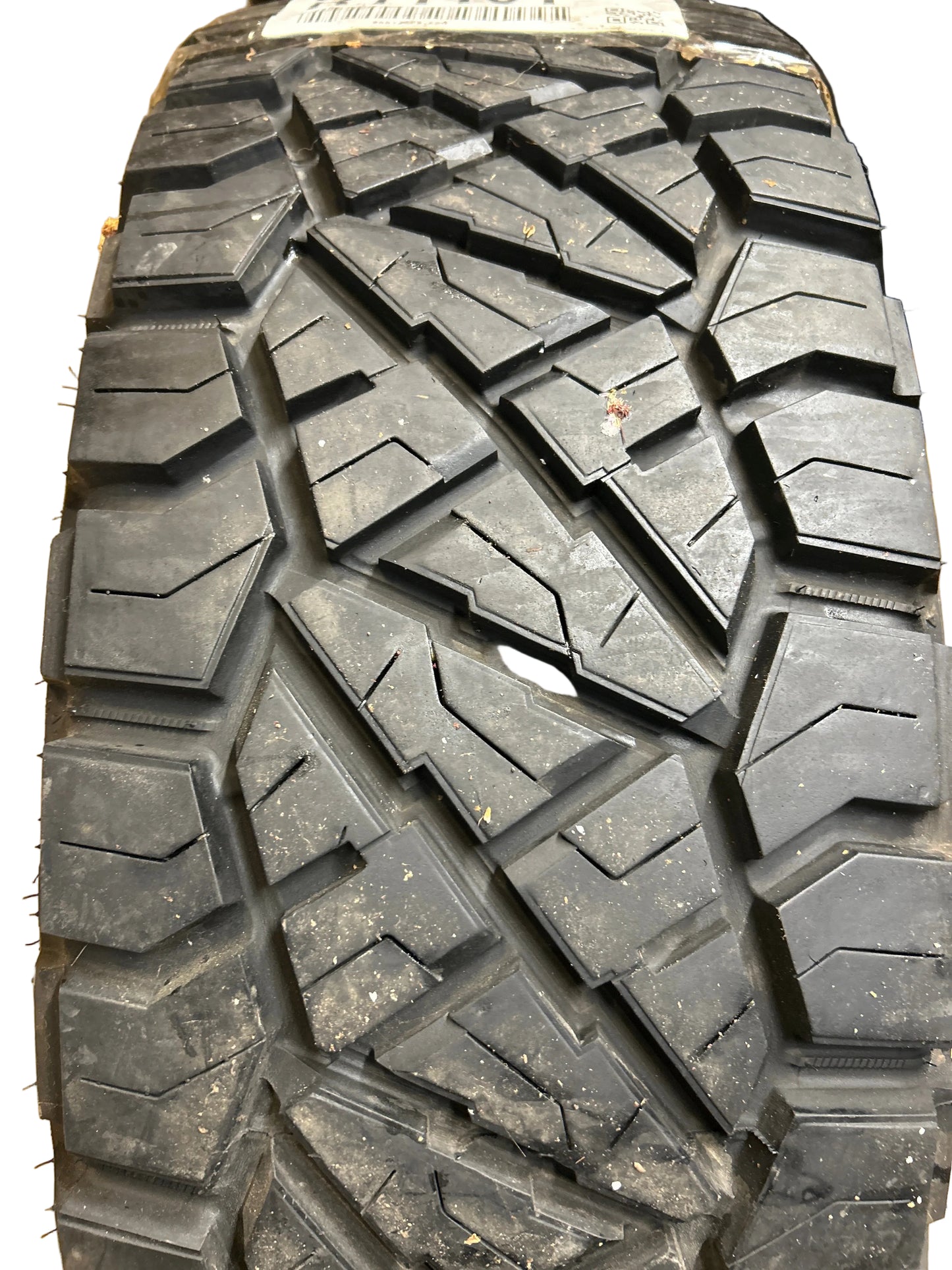 USED 14/32 NITTO RIDGE GRAPPLER  LT 285/75R16 126/123Q RUGGED TERRAIN TIRE 217620