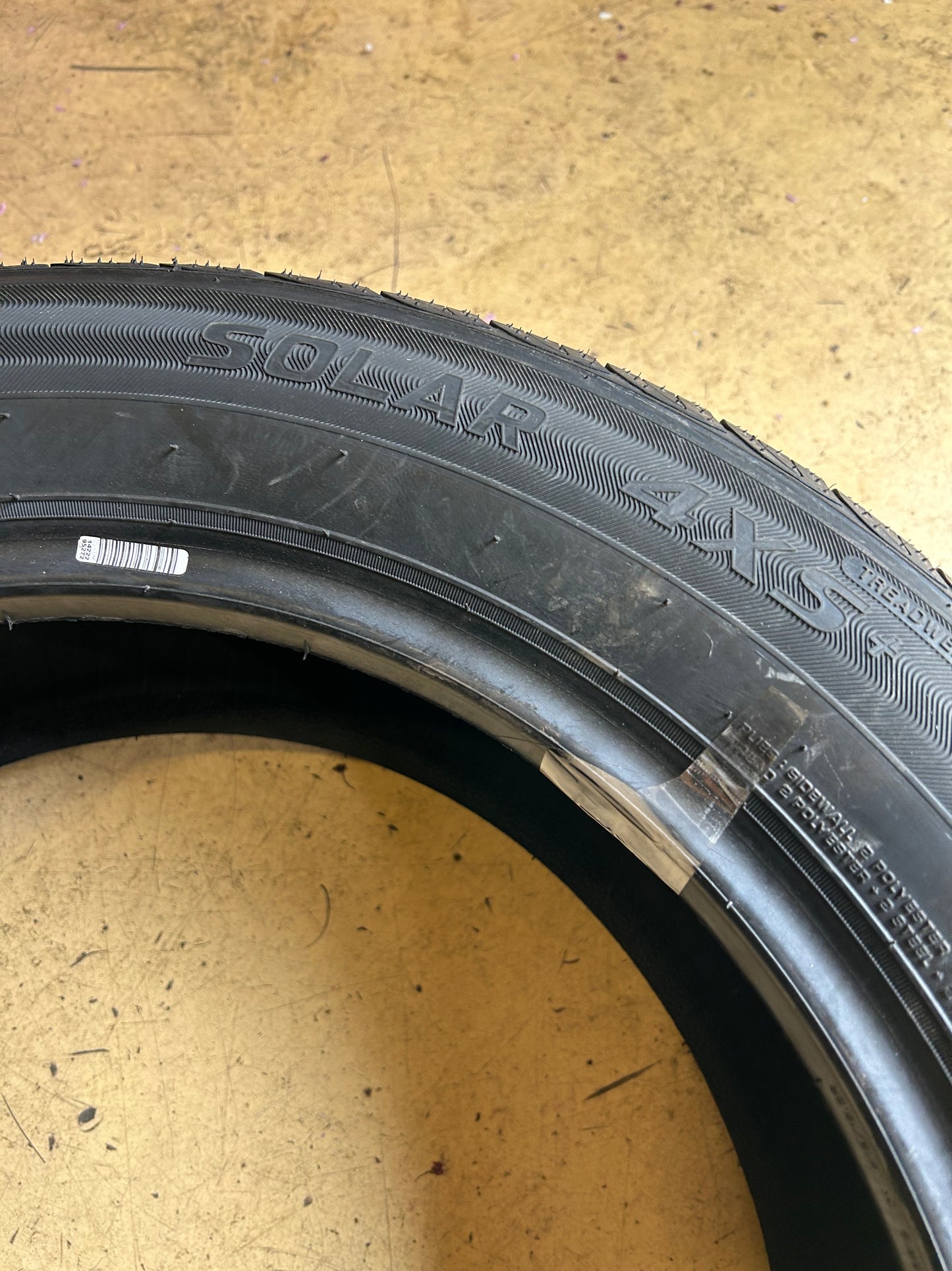 SOLAR 4XS BSW P 225 55 18 98H ALL SEASON TIRE SLR92