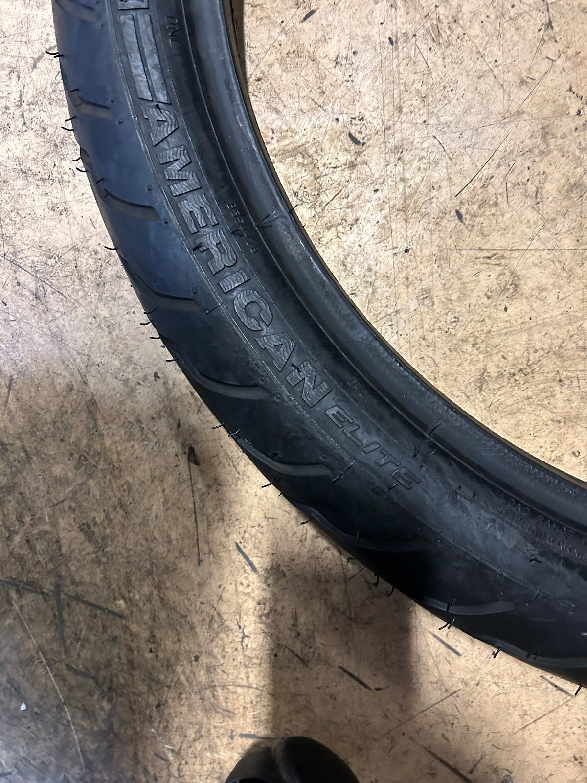 NOS DUNLOP AMERICAN ELITE BSW MH90 21 54H FRONT MOTORCYCLE TIRE 45131420