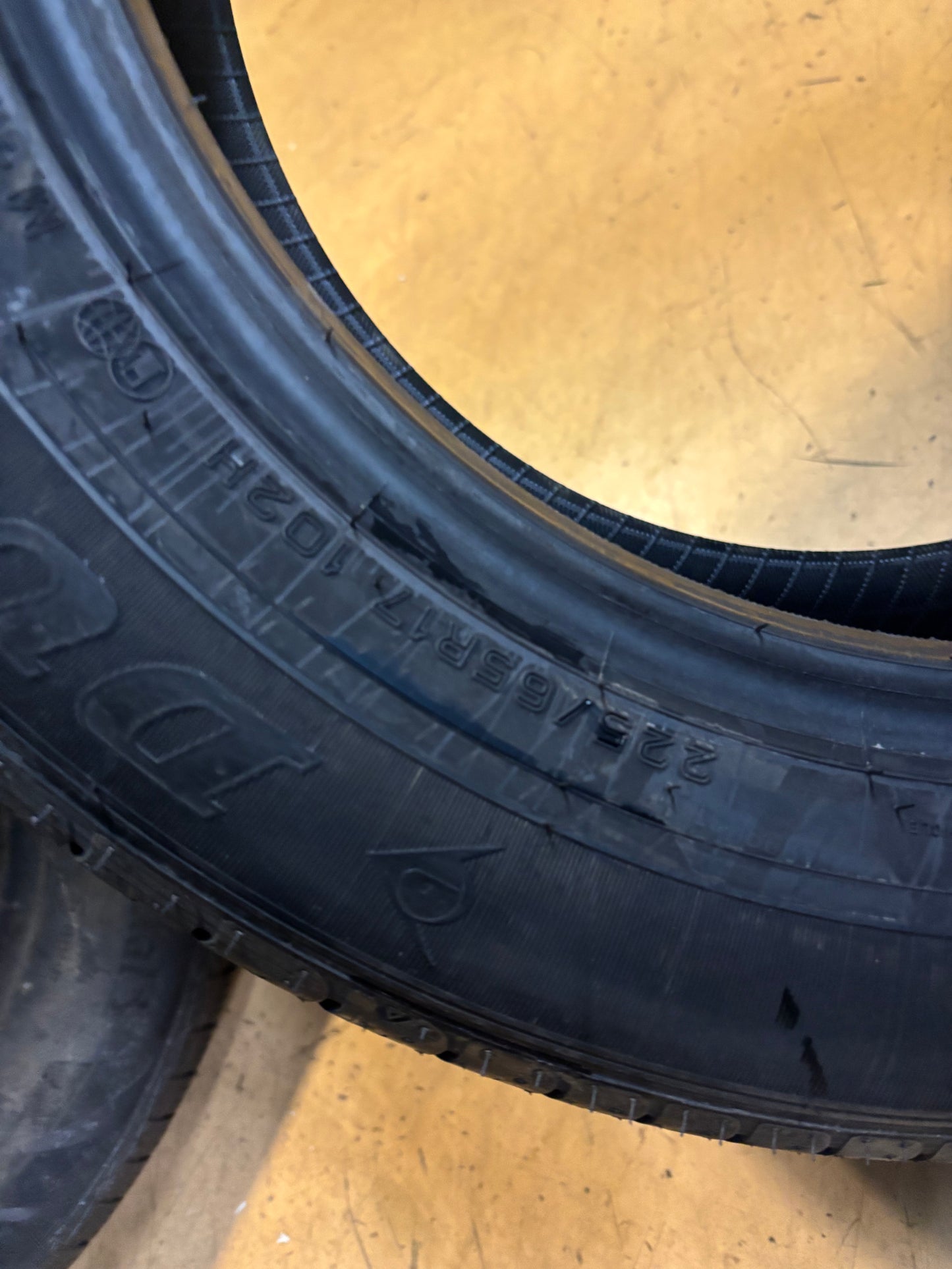 DUNLOP GRANDTREK PT20 BSW P 225 65 17 102H SL ALL SEASON TIRE 290008500