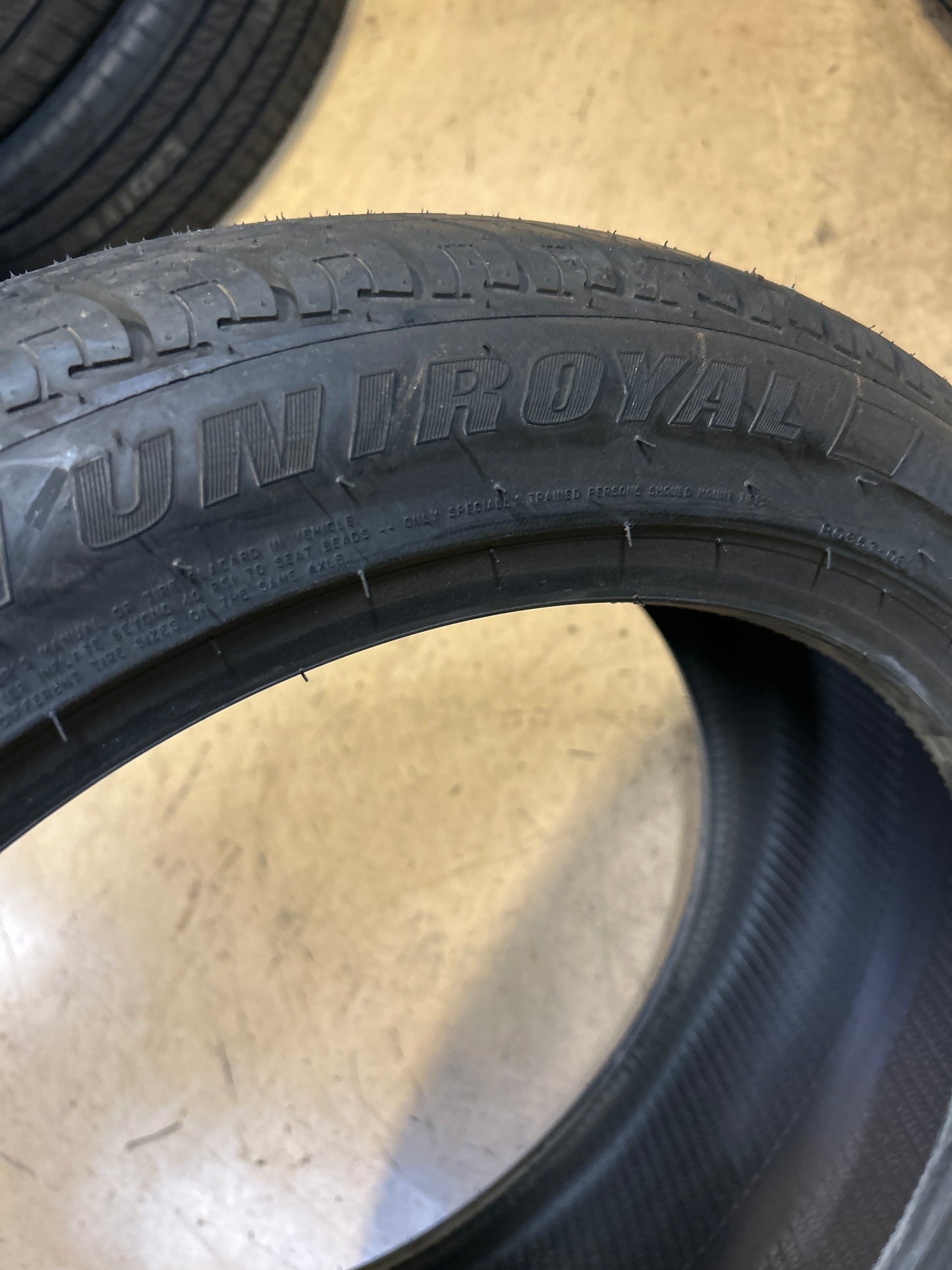 NOS 2 UNIROYAL TIGER PAW TOURING A/S BSW P 225 45 18 95V XL ALL SEASON 41047