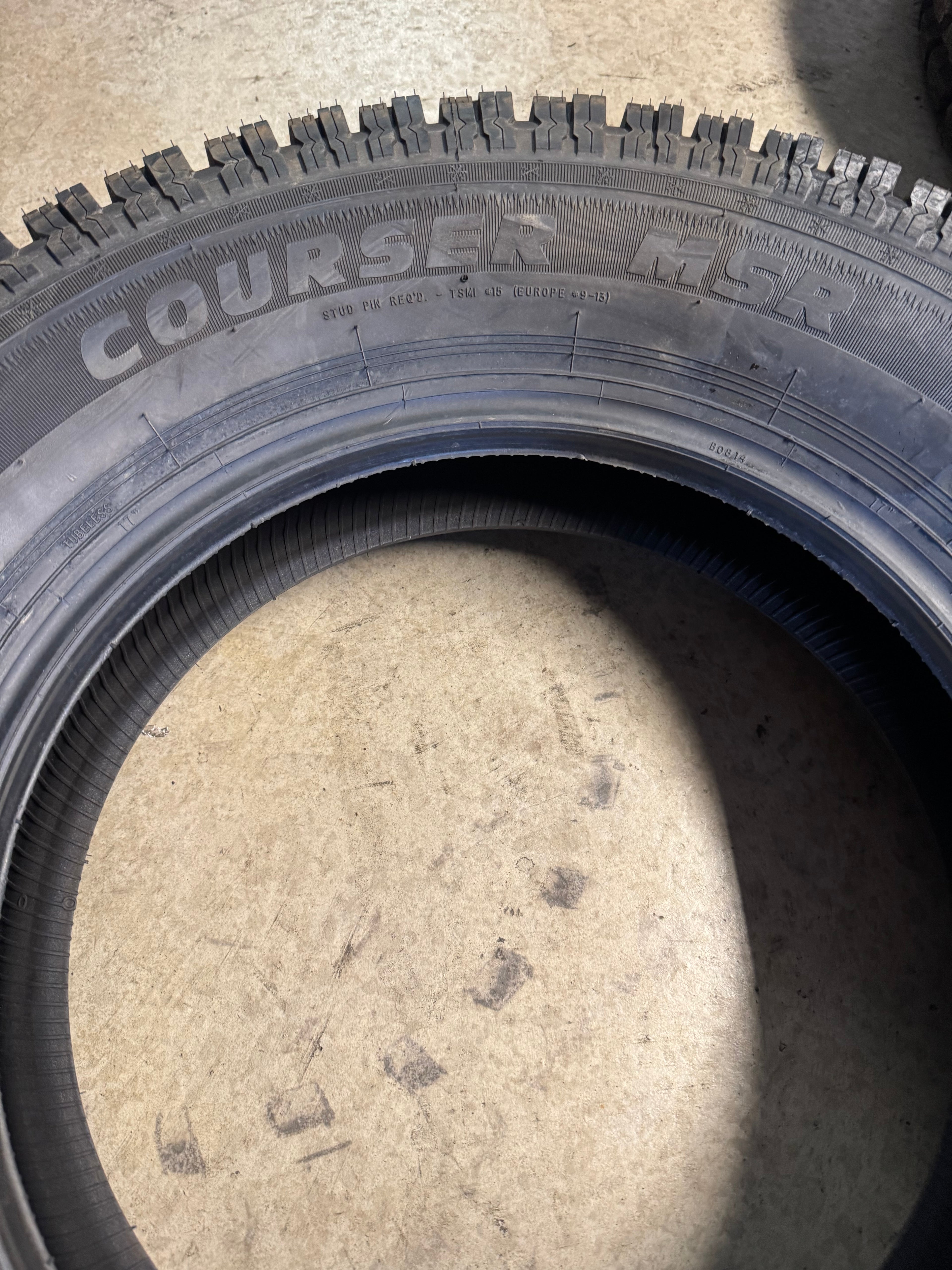 2 NOS MASTERCRAFT COURSER MSR BSW LT 235 80 17 120/117 10PLY WINTER TIRE 90000005742