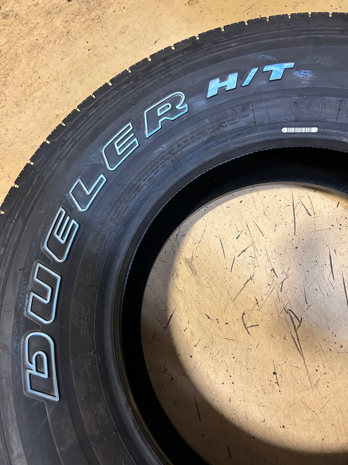 BRIDGESTONE DUELER H/T 685 OWL LT 265 70 17 121/118R 10PLY ALL SEASON TIRE 001343