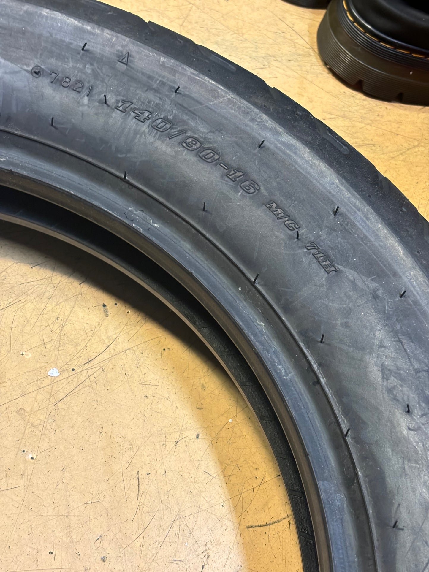 DUNLOP D404 140 90 16 71H REAR MOTORCYCLE TIRE 45605778