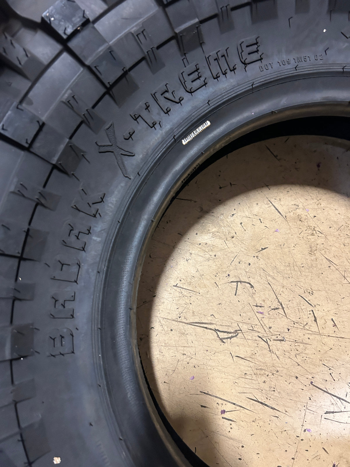 NOS ACCELERA BADAK X-TREME BSW LT 37 11.5 17 124L MUD TIRE 1200047376