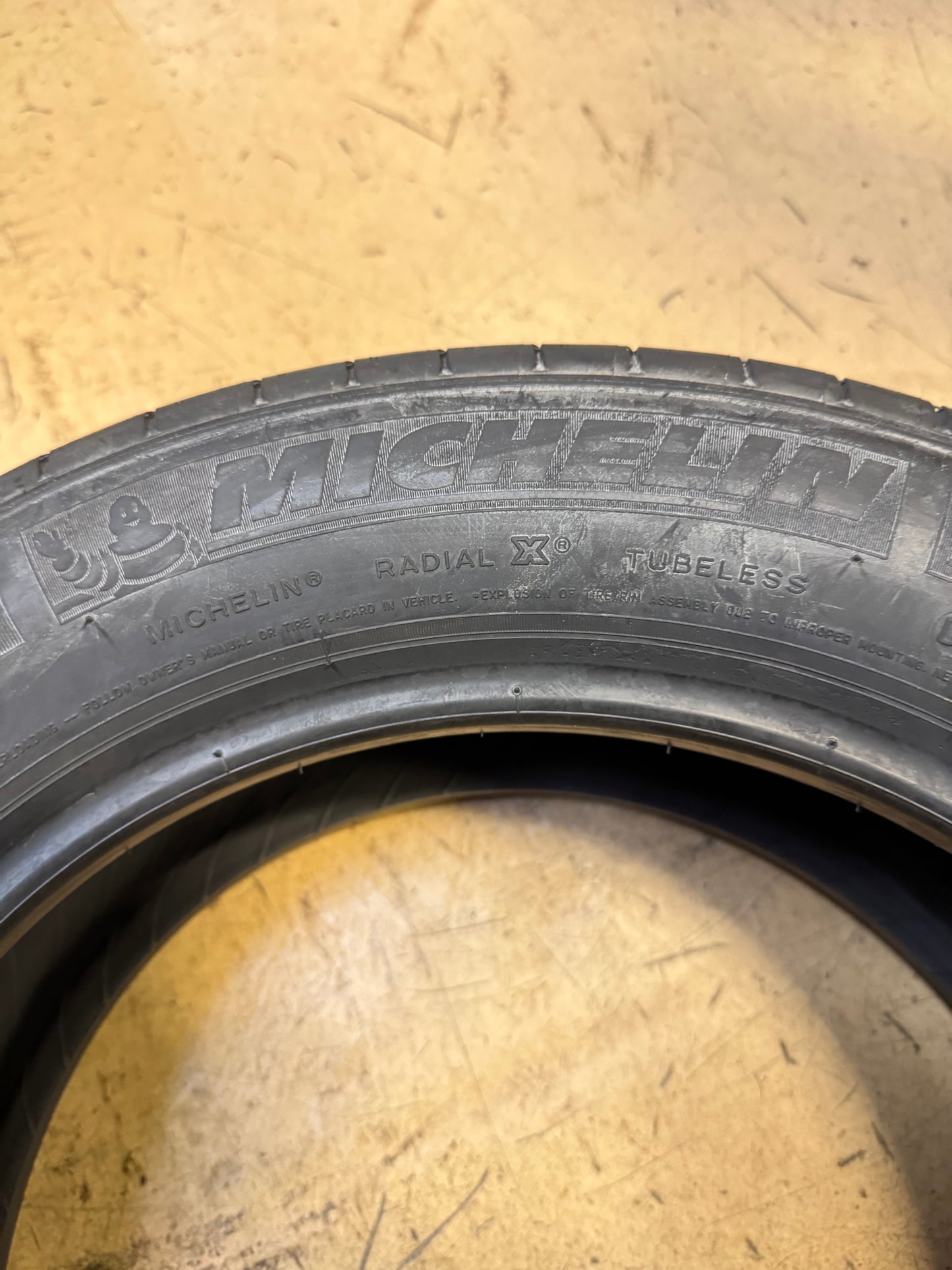 2 NOS MICHELIN ENERGY SAVER A/S BSW P 215 55 16 93V ALL SEASON TIRE 77092